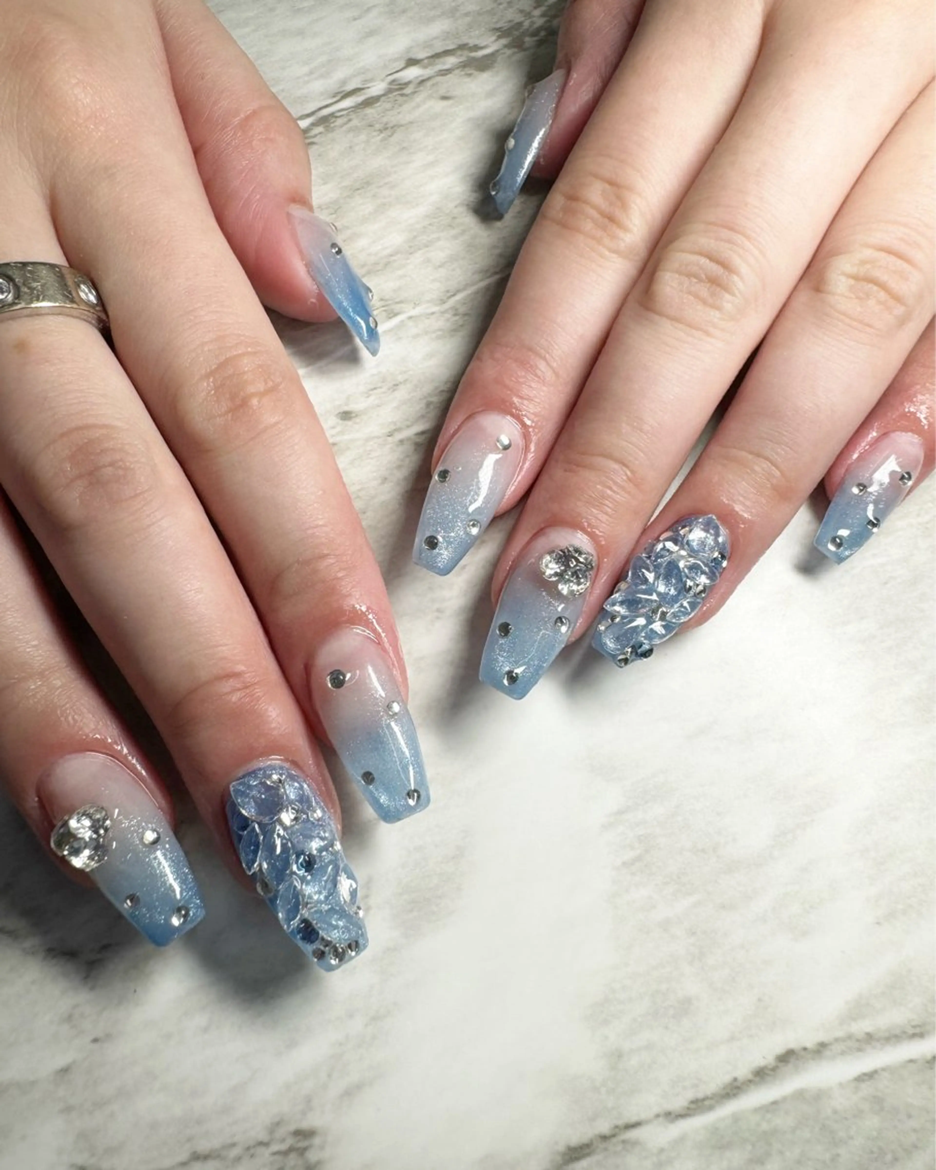 ネイル ブルー 長さ出し ハンドネイル フットネイル ハンドケア nail salon  AlgeTy所属・✴︎:.｡. MAKI.｡.:✴︎のネイルデザイン