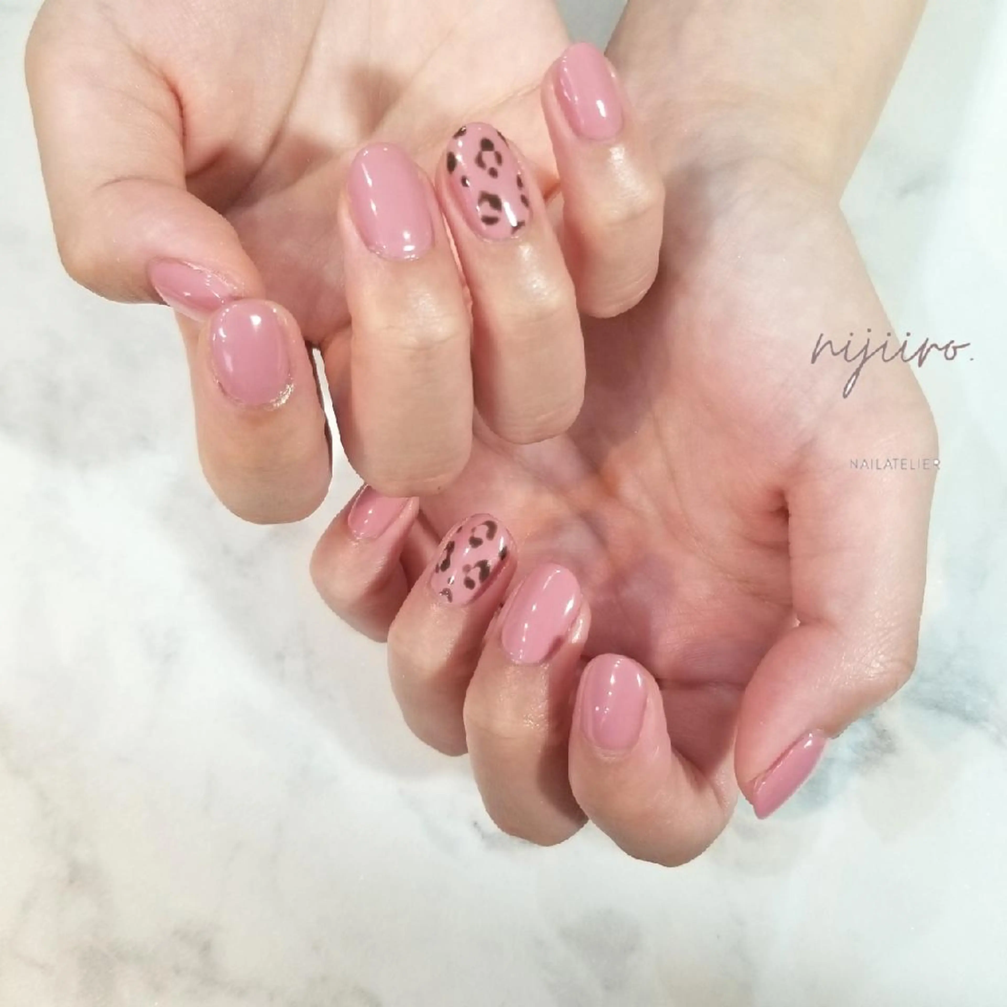 ネイル アニマル柄 ピンク ハンドネイル nailatelier nijiiro.所属・nijiiro🌈 サトウのネイルデザイン