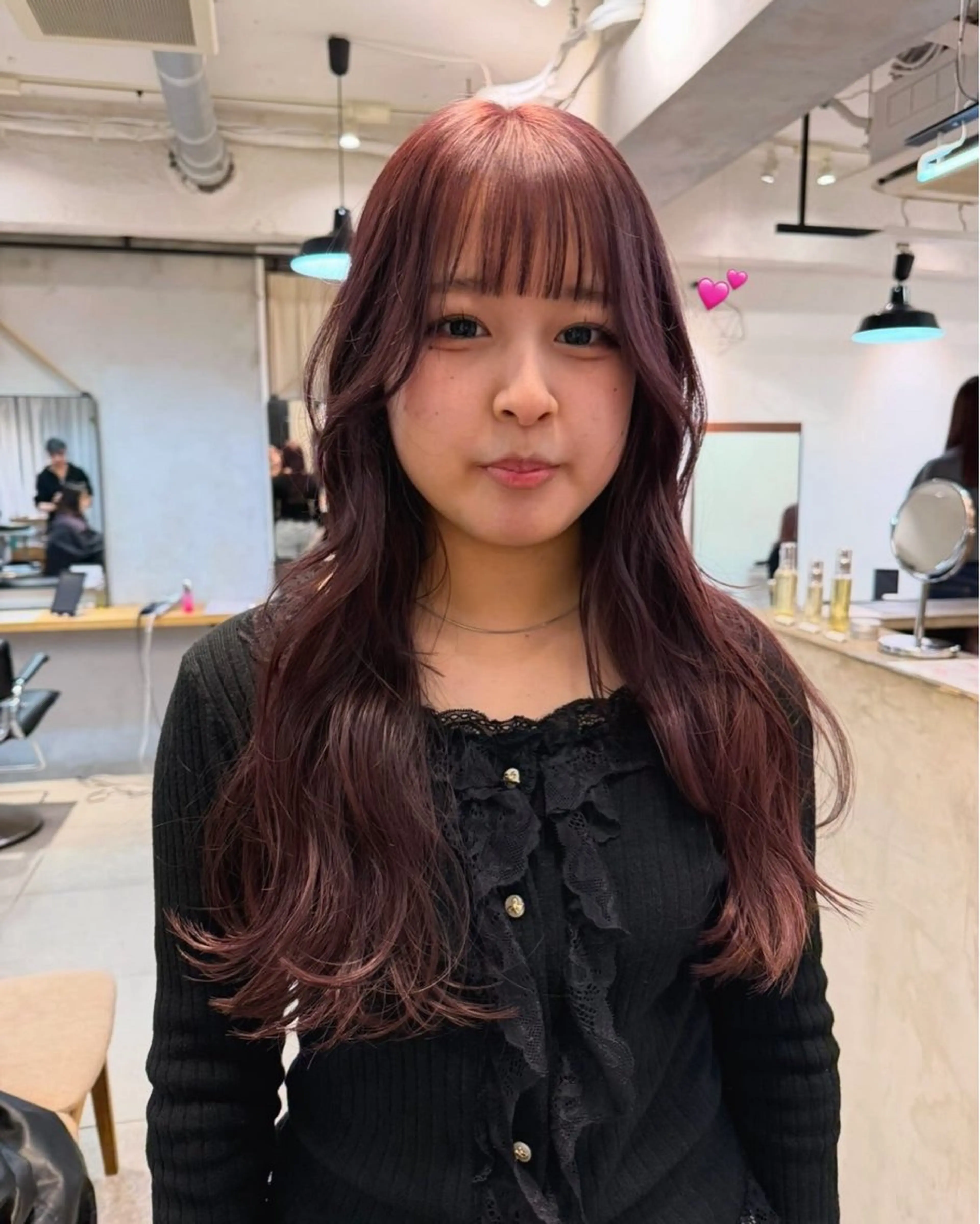 ロング カラー ミルクティー× グレージュMOMOのヘアスタイル