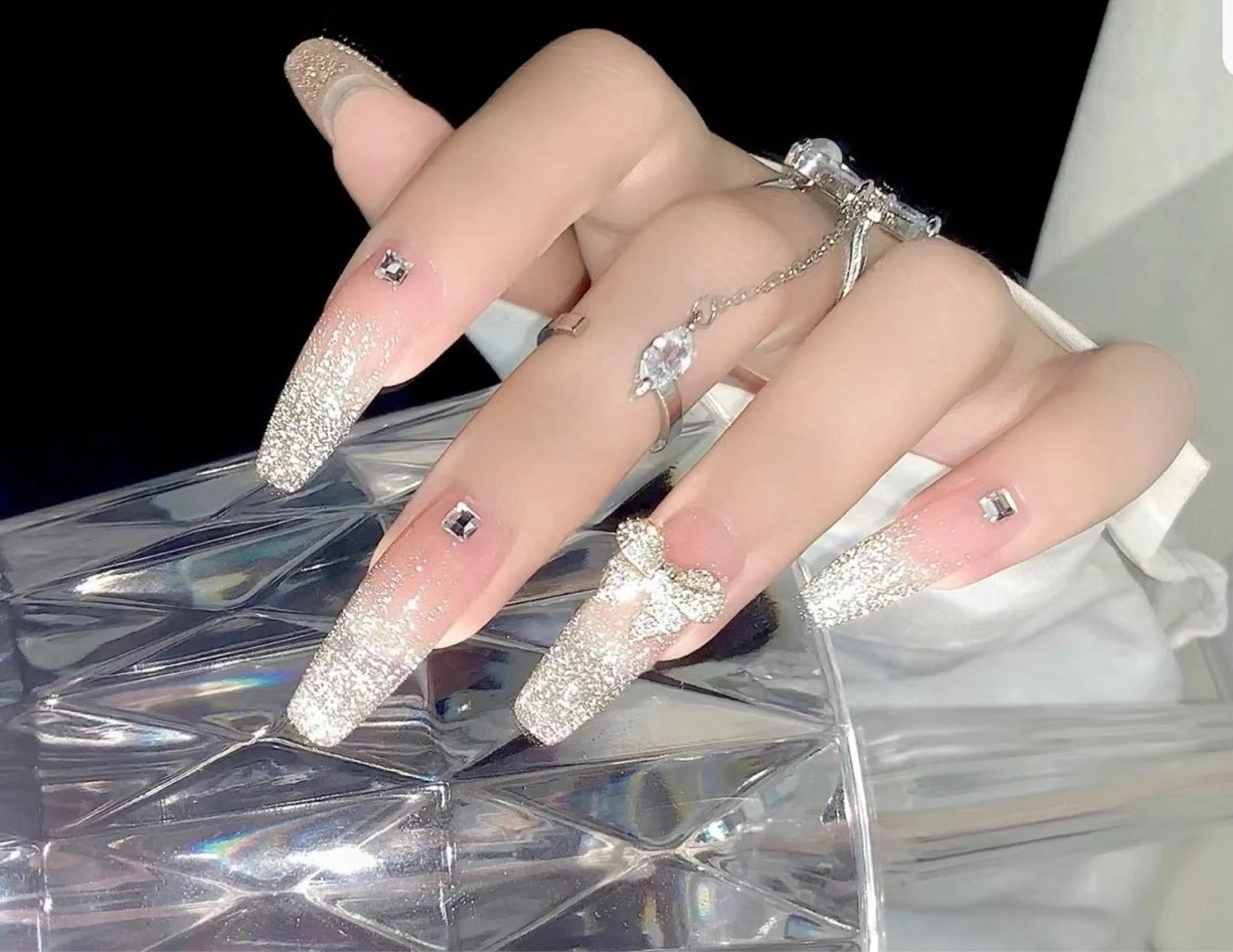 ネイル ハンドネイル ハンドケア pink ladyサロン所属・べ にのネイルデザイン