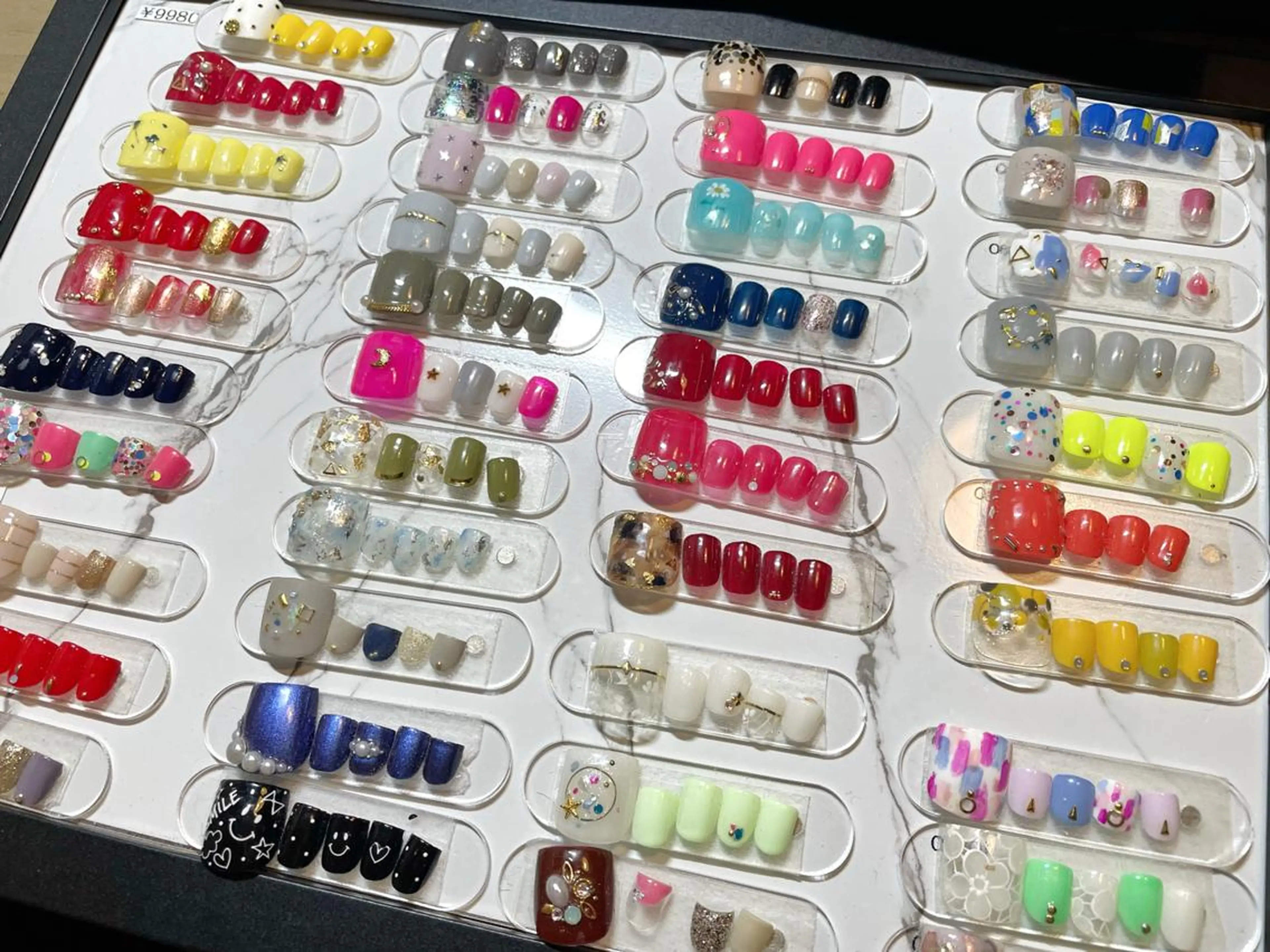 ネイル una+(ウナプラス）所属・Nodoka nailのネイルデザイン