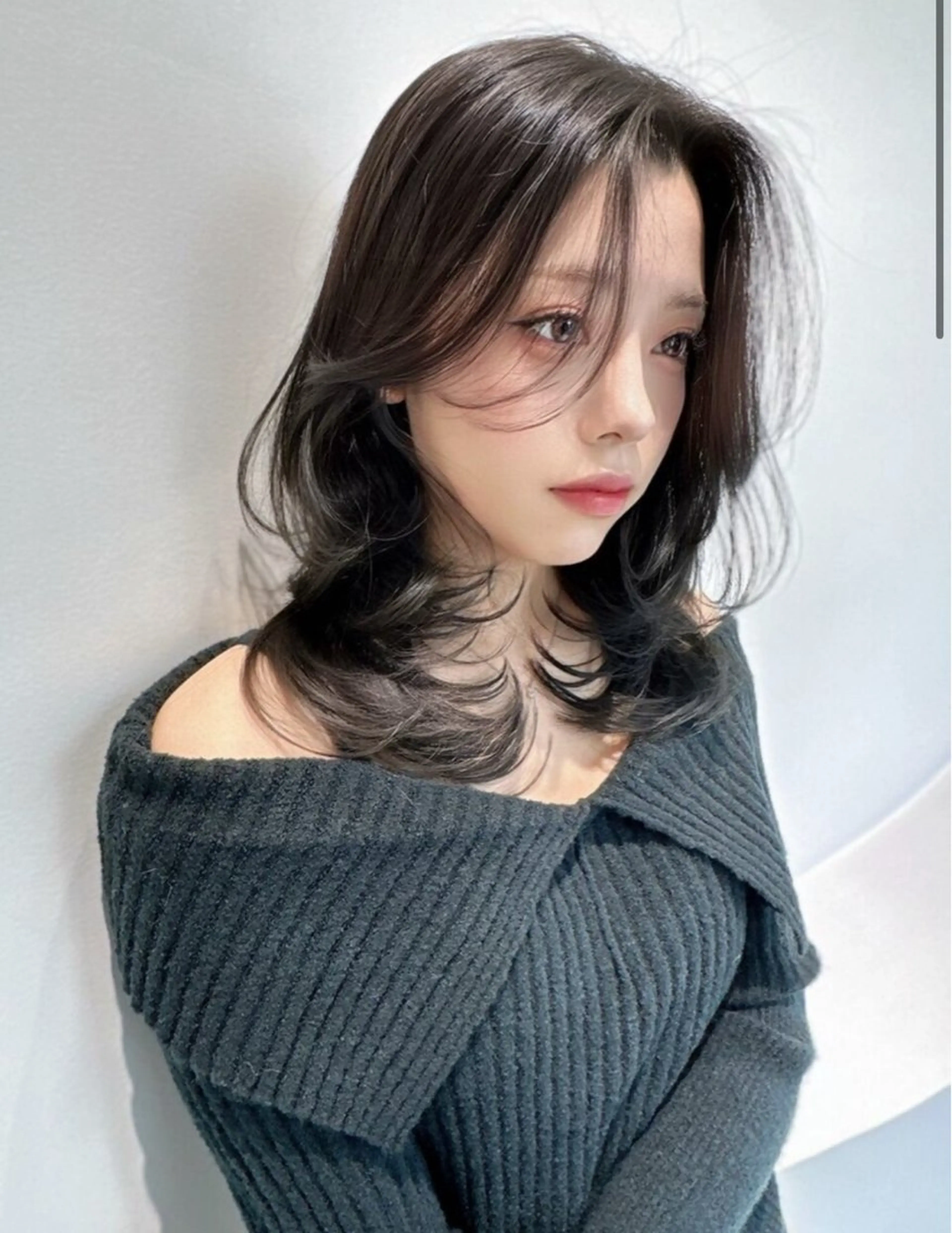 セミロング カラー 髙木 由支奈のヘアスタイル