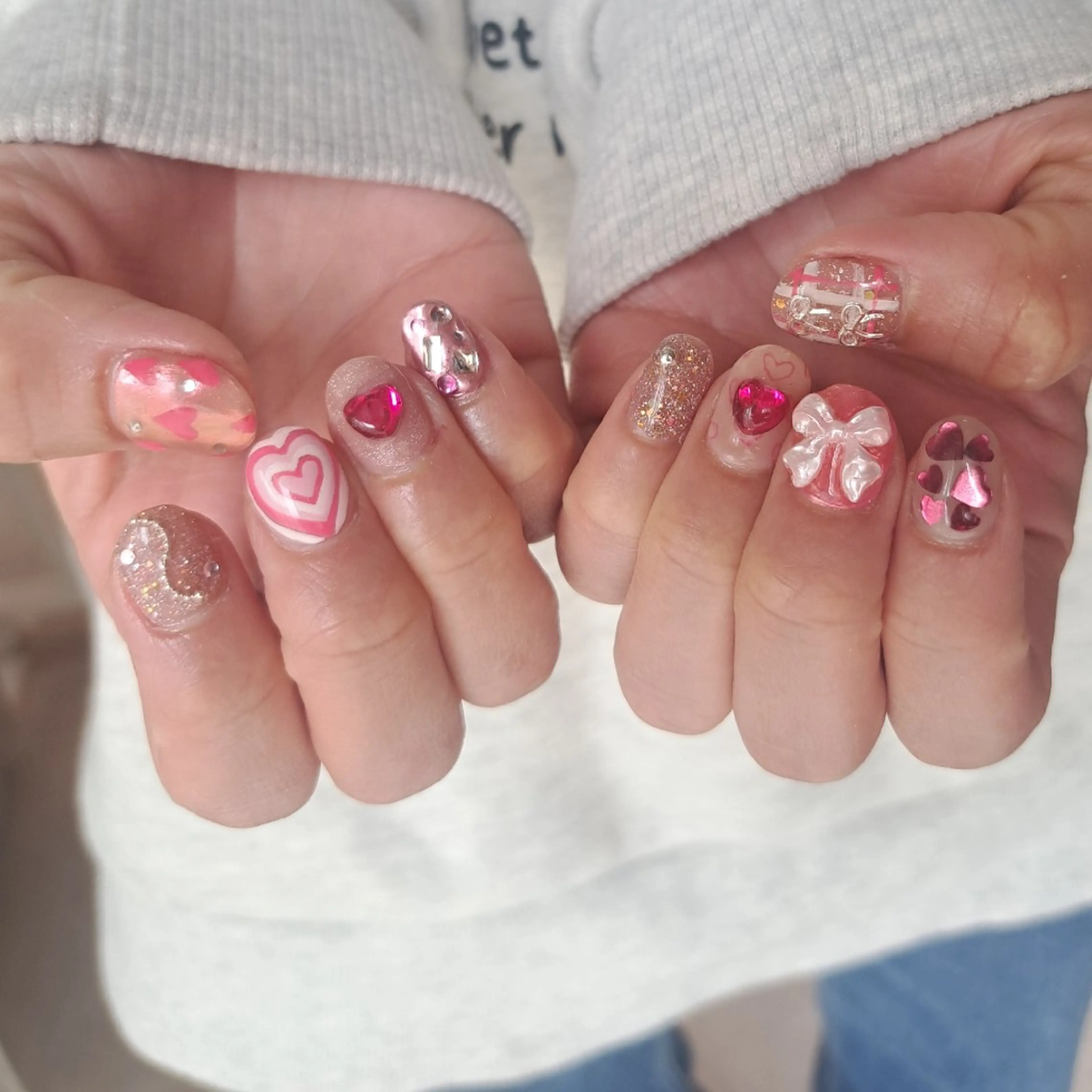 ネイル アートネイル ジェルネイル ハート キラキラネイル 持ち込み ハンドネイル Nail mood /アートし放題のネイルデザイン