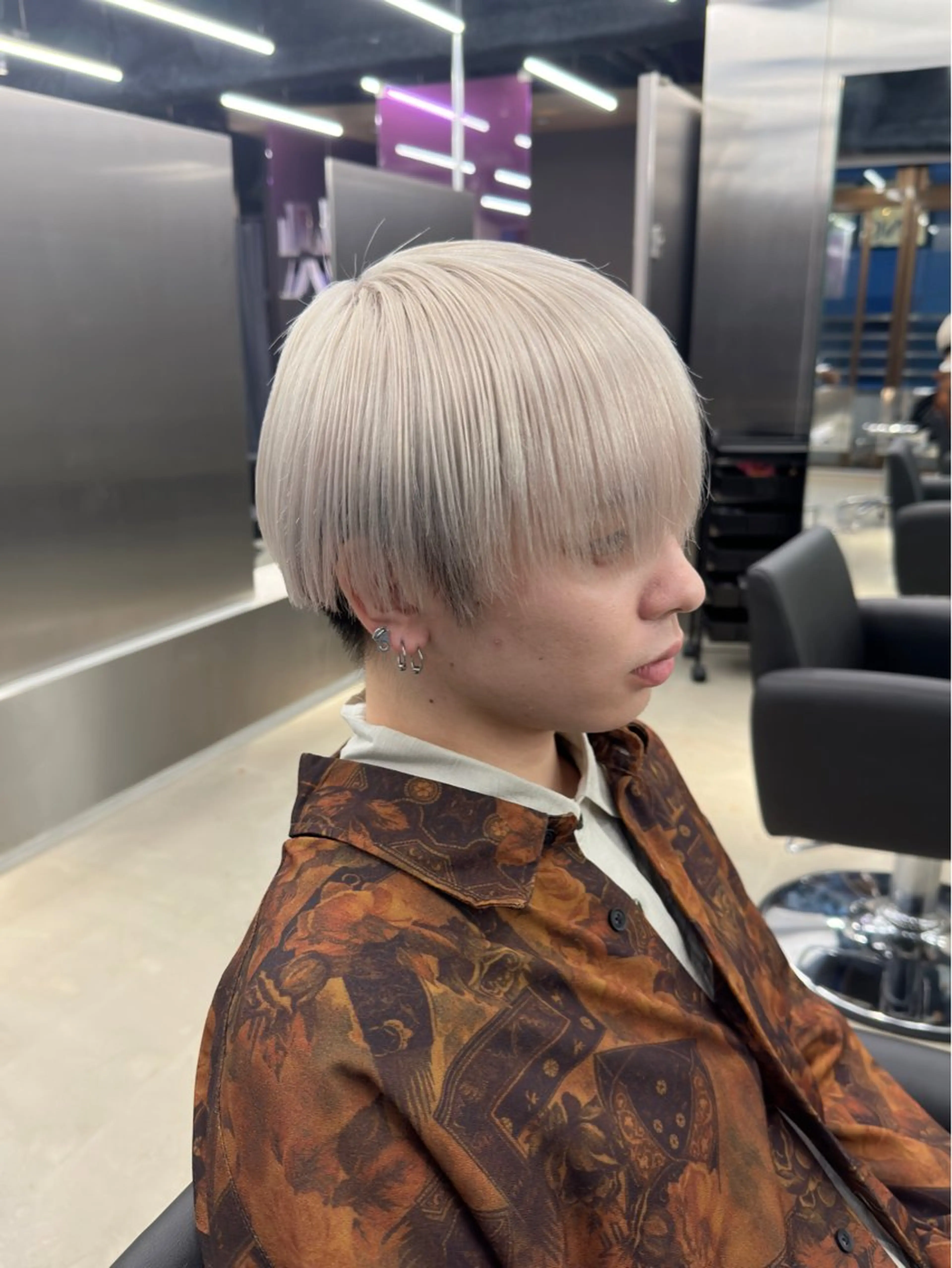 ショート カラー メンズ ヘアカラー トリートメント 鈴木/ミルクティー/ ブリーチ/ボブ/のヘアスタイル