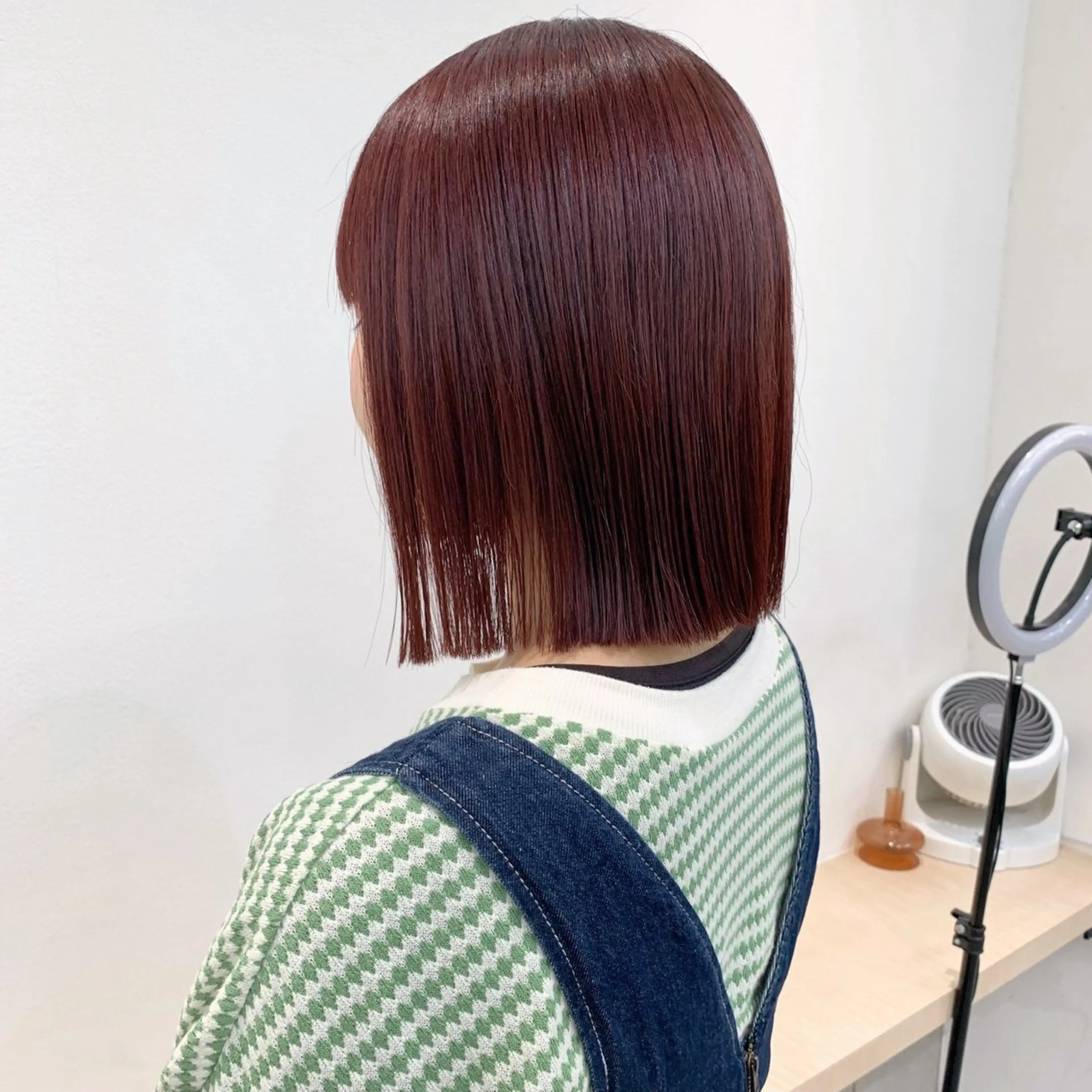 ショート カラー ヘアアレンジ カシス レッドカラー Apero【アペロ】所属・パーマ/暖色/ボブ イワタテ🇰🇷のヘアスタイル