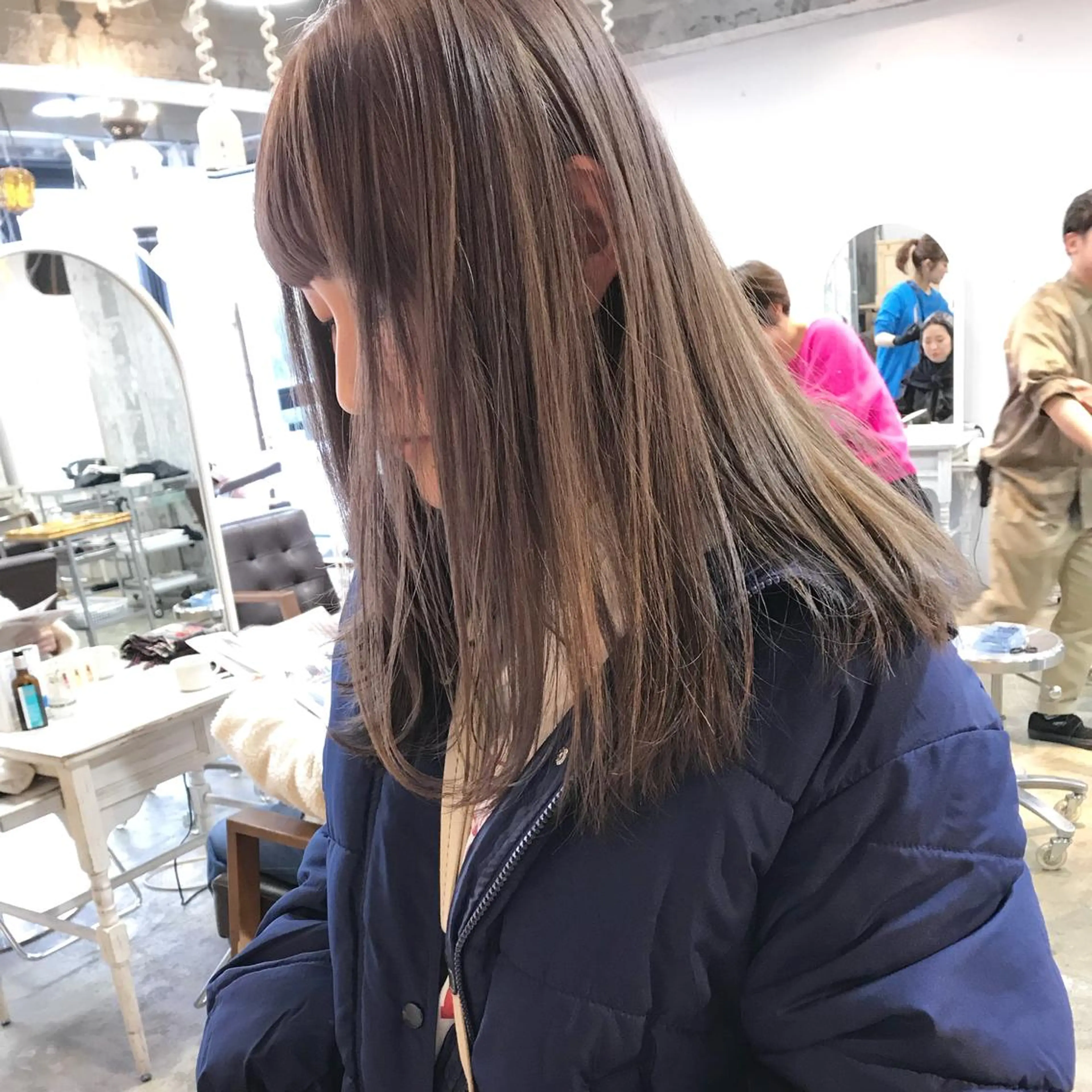 ミディアム カラー ブリーチ 透明感カラー グレージュ ラベンダーカラー ラベンダーグレージュ suvvy hairsalonのヘアスタイル