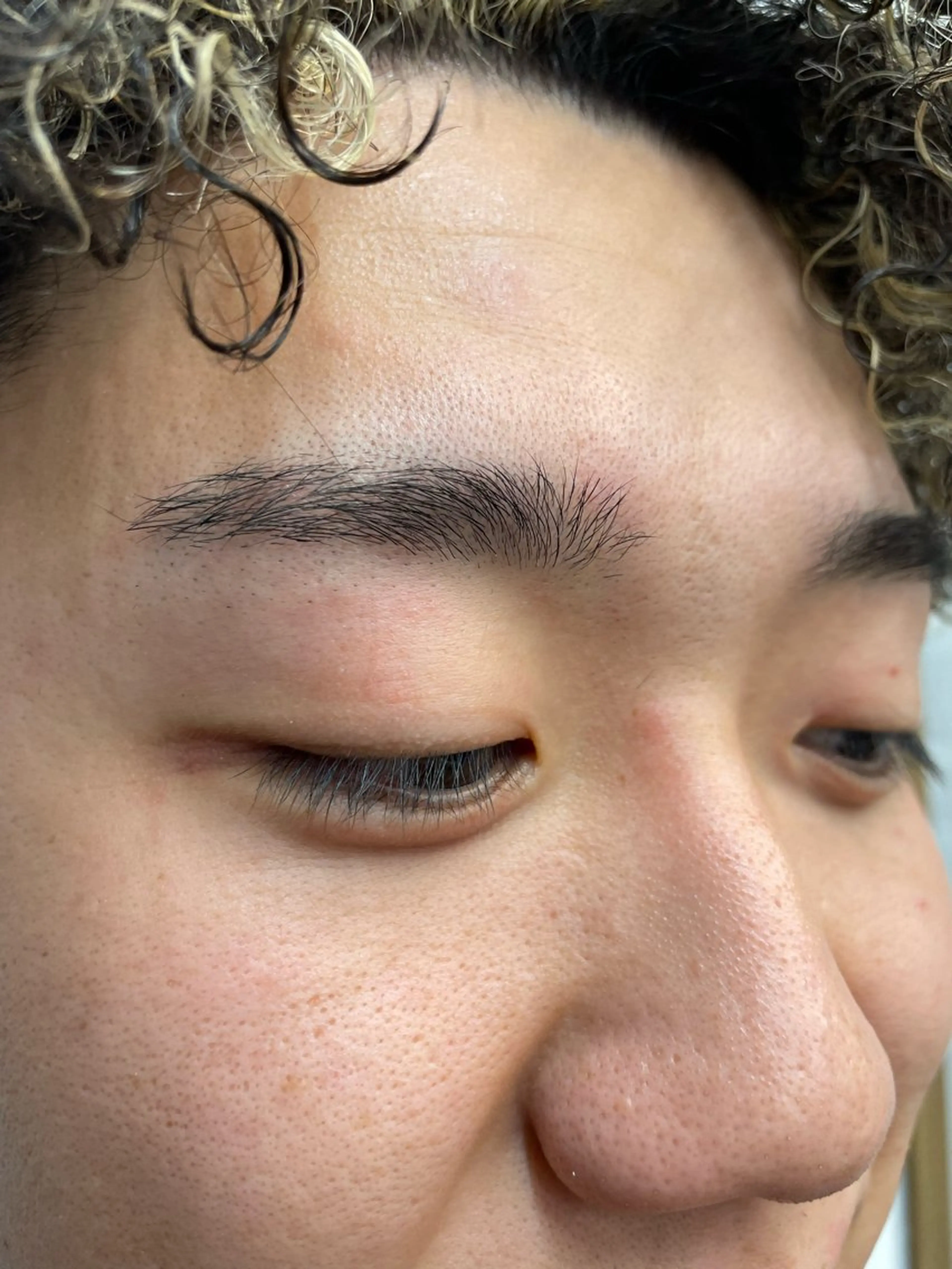 アイブロウ 杉浦 愛華のヘアスタイル