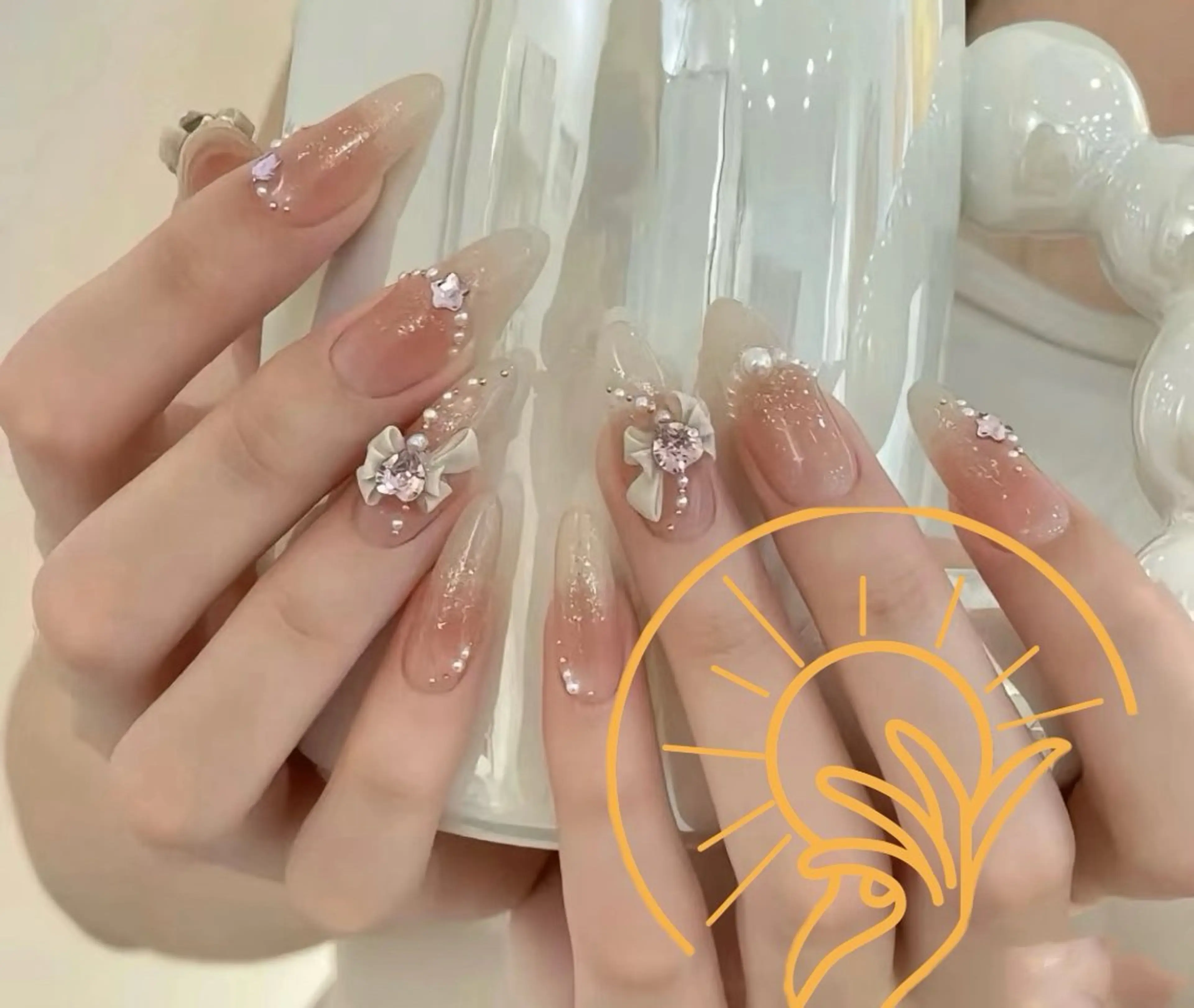 ネイル チークネイル 長さ出し フラワーネイル フレンチネイル ガーリー sun nail池袋 モデル募集のネイルデザイン