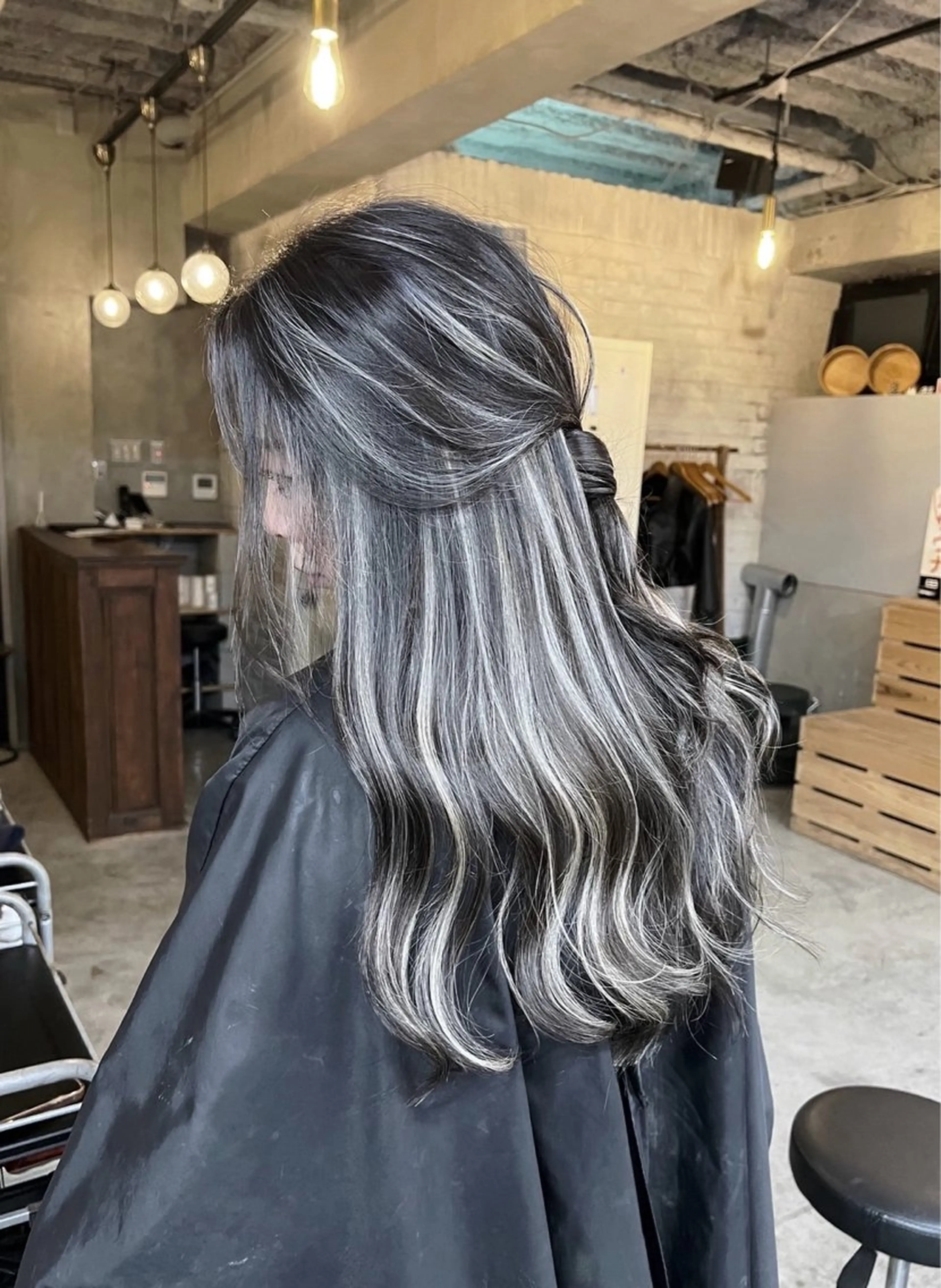 ロング カラー ヘアアレンジ ダークグレー ダークグレージュ グレージュ ハイライトカラー ハイライト ヘアカラー トリートメント ROBIN所属・指名数No.1 /NAOYAのヘアスタイル
