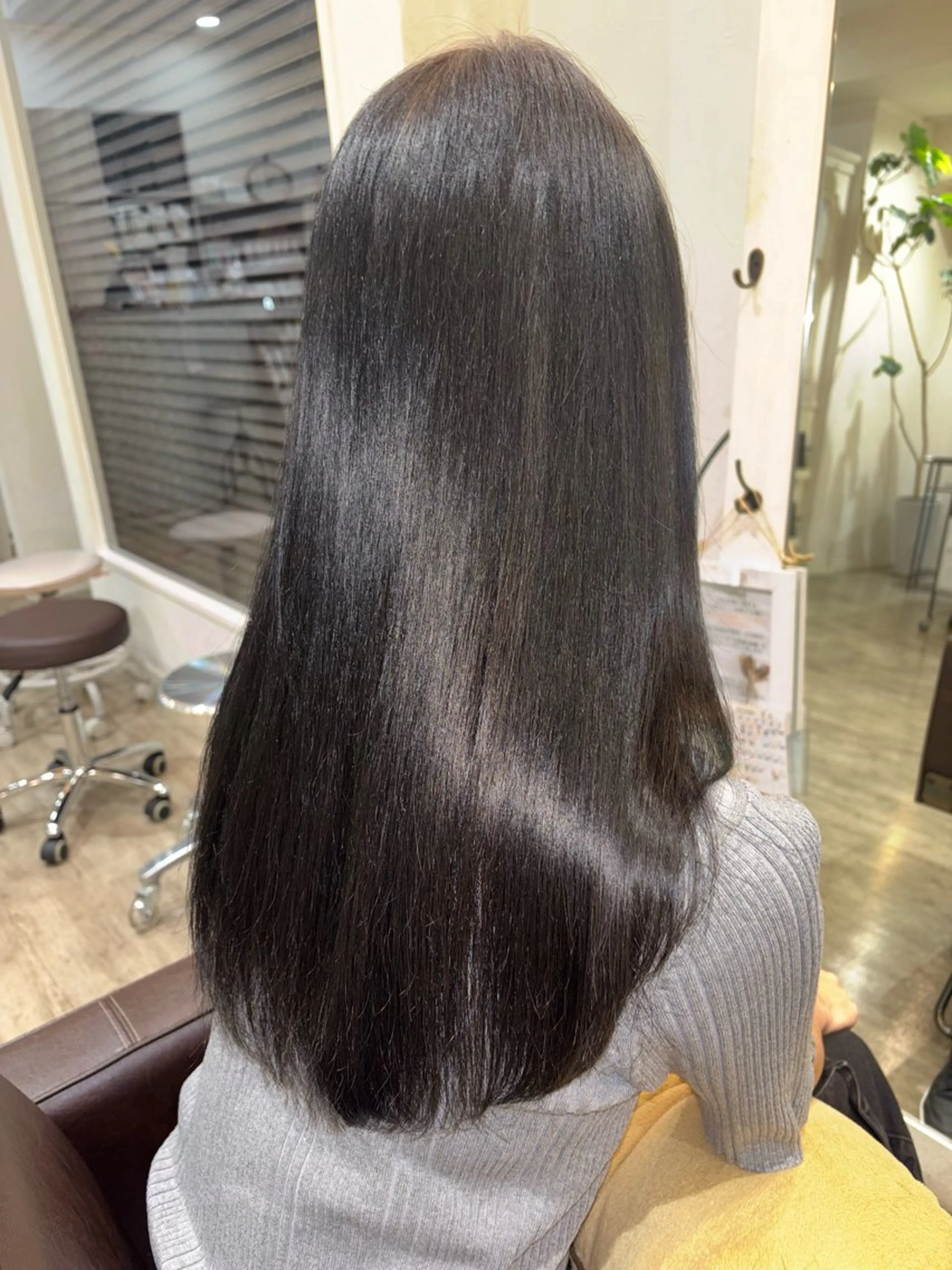 ロング カラー hina /大曽根駅のヘアスタイル