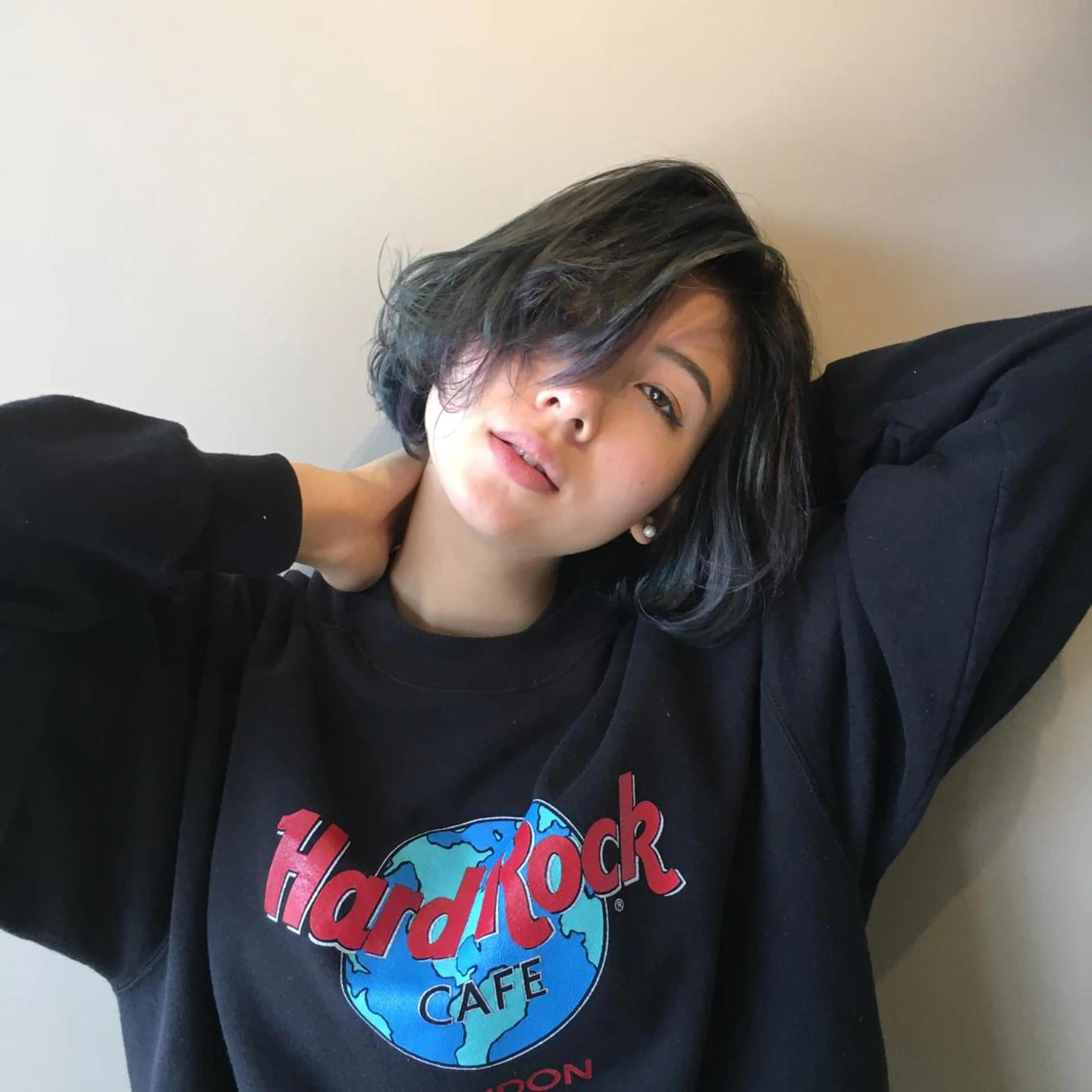 ショート カラー ブルーカラー ハイライトカラー ハイライト レイヤーカット BLend 渋谷のヘアスタイル