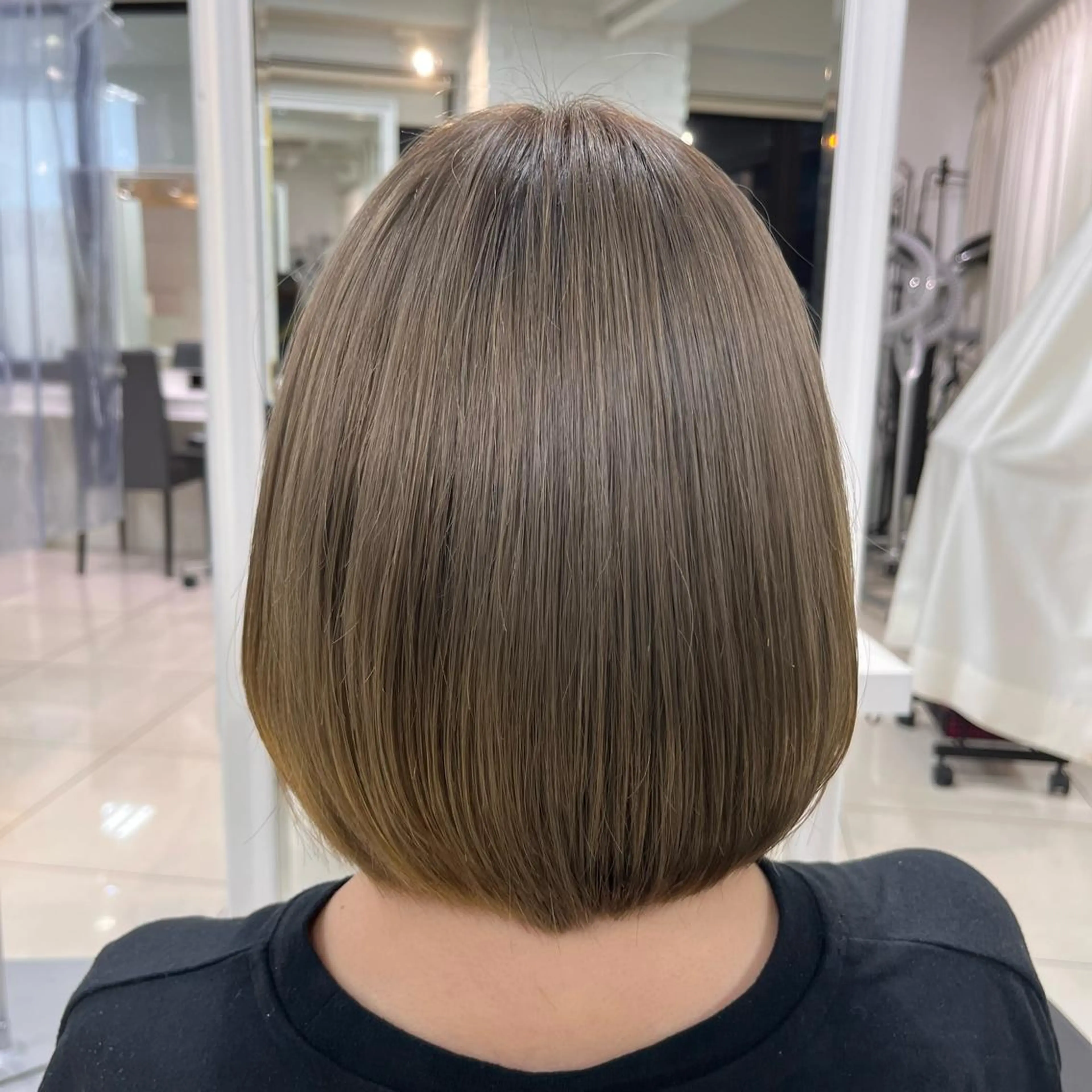 ミディアム カラー ブリーチ ケアブリーチ 透明感カラー グレージュ ハイトーンカラー カット ヘアカラー トリートメント 【センターパート/ マッシュ】ryokaのヘアスタイル