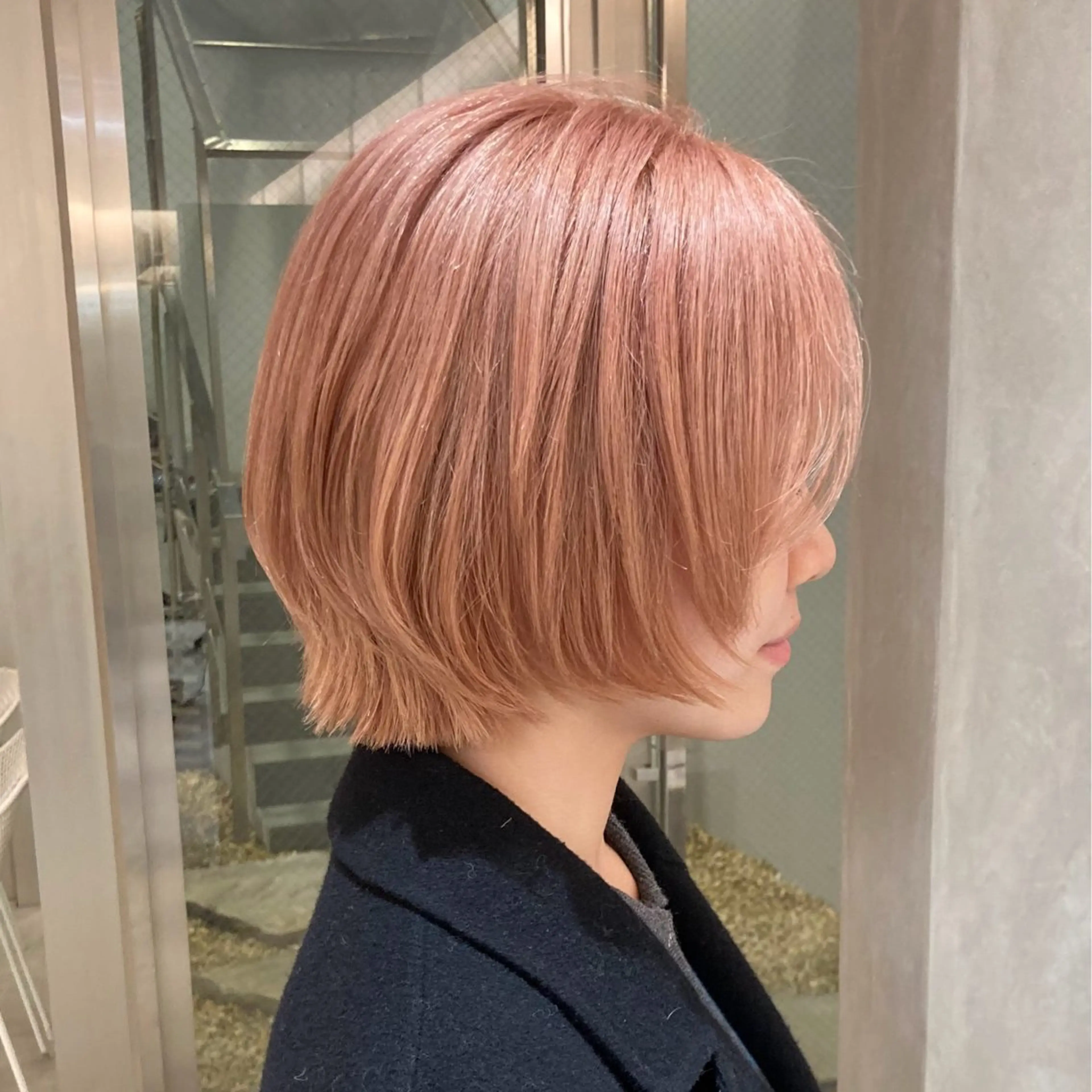 ショート カラー ブリーチ オレンジ カット ヘアカラー レイヤーカット🪄 ヘアセット🪄シホのヘアスタイル