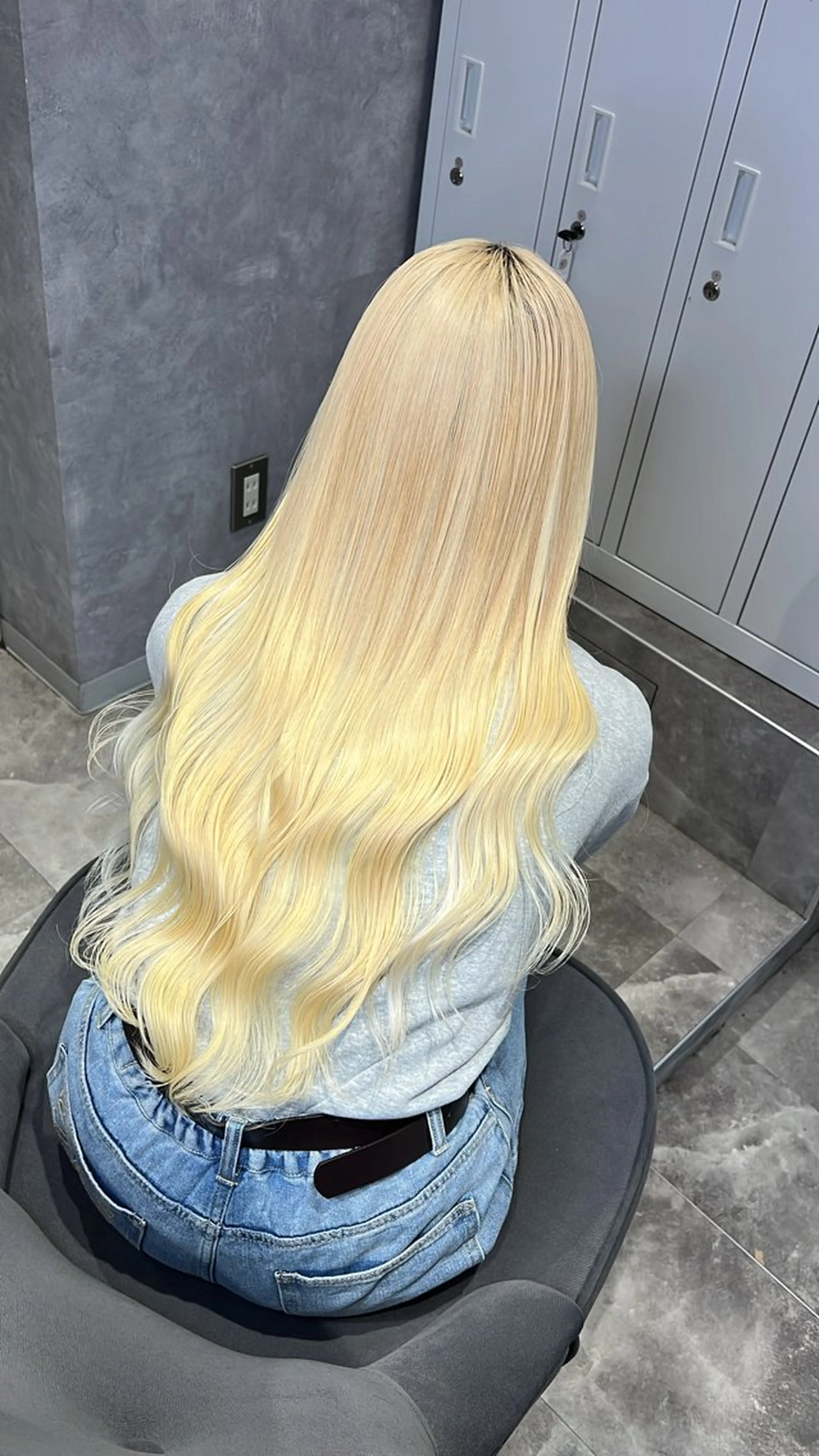 ショート カラー mimiiy梅田 中崎町ハイトーンのヘアスタイル