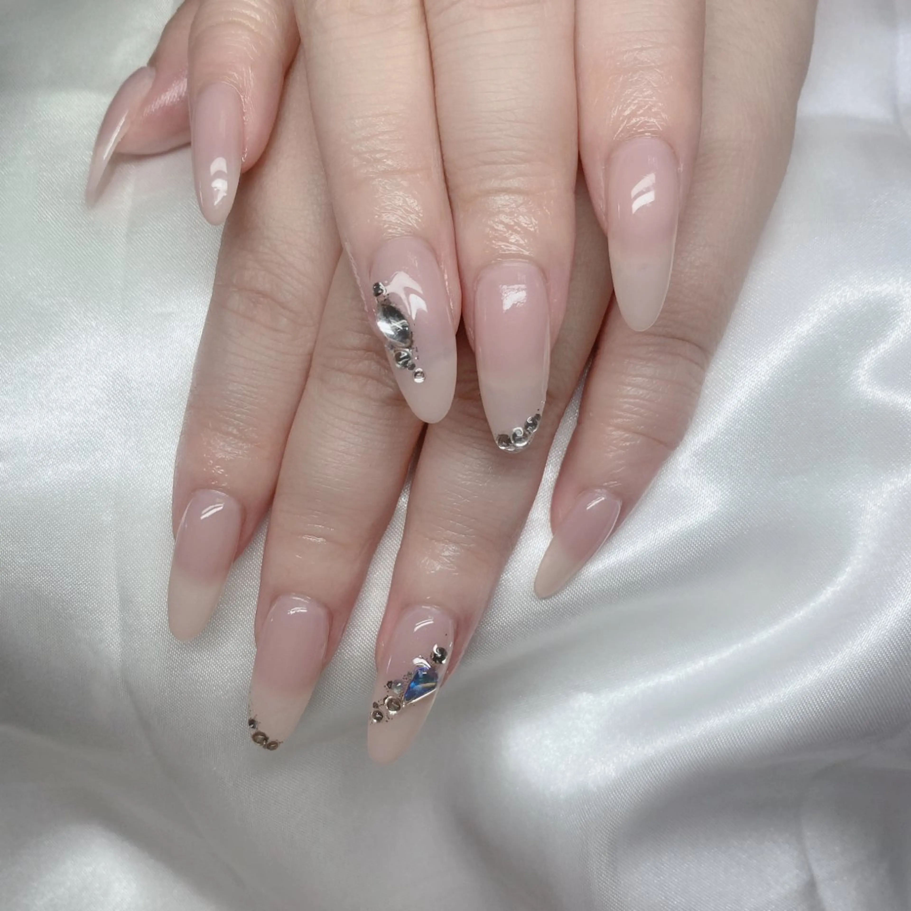 ネイル ハンドネイル ハンドケア UniqueNail 長さだし専門店のネイルデザイン