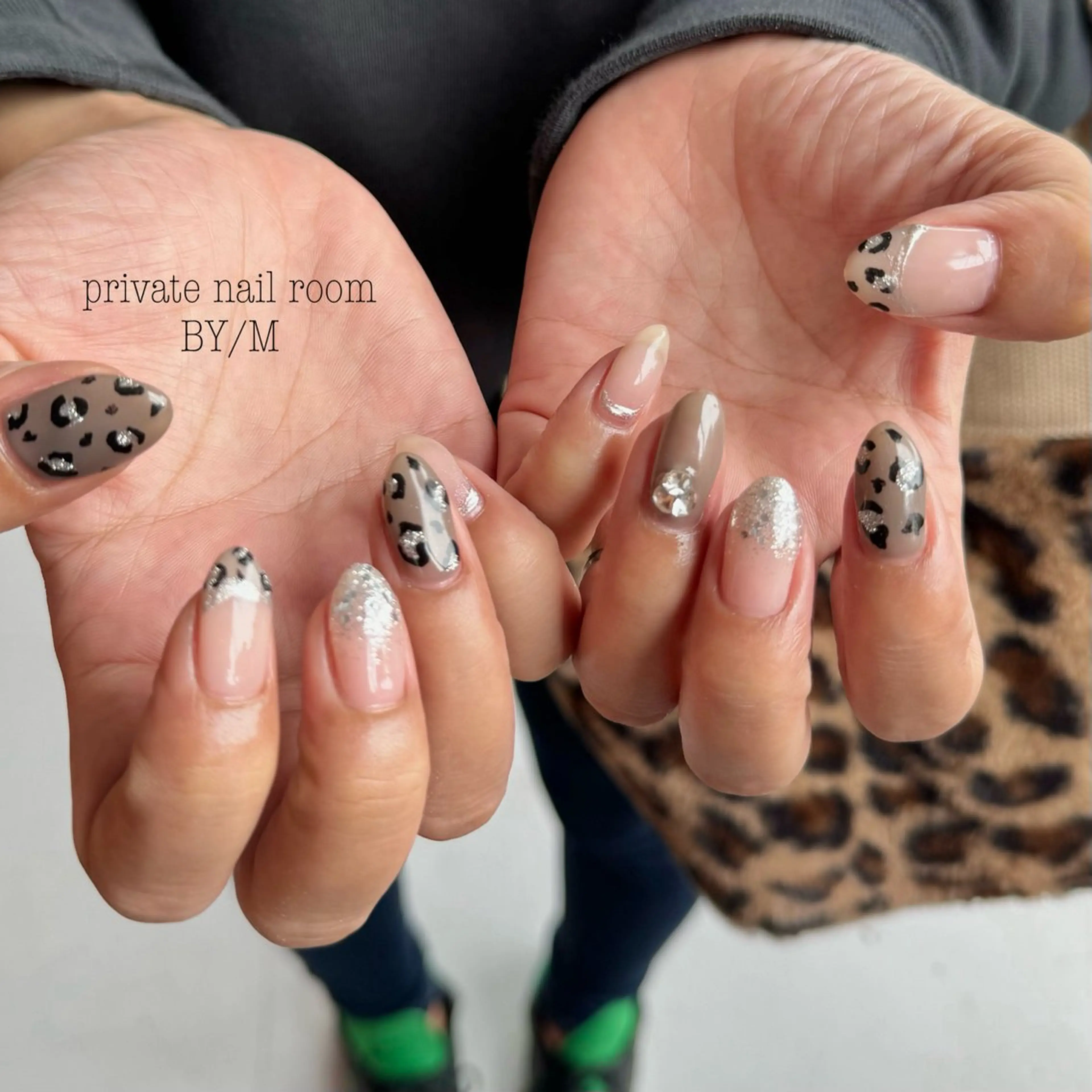 ネイル アニマル柄 ラメ(グリッター) 持ち込み ストーンネイル ハンドネイル BY / Mのネイルデザイン