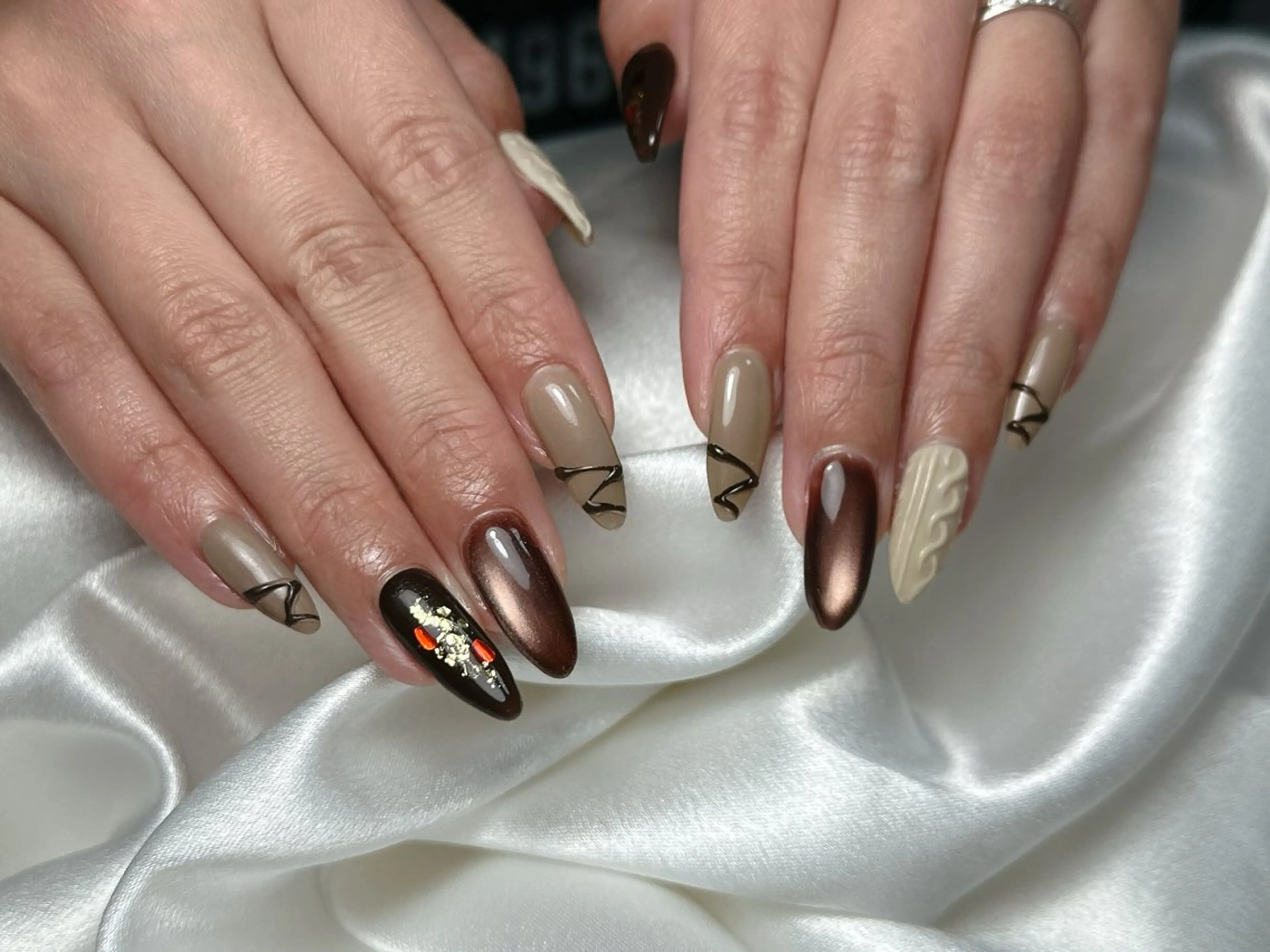 ネイル オーロラネイル フットネイル フレンチネイル ジェルネイル ハート ハンドネイル kiki nail たまプラーザのネイルデザイン