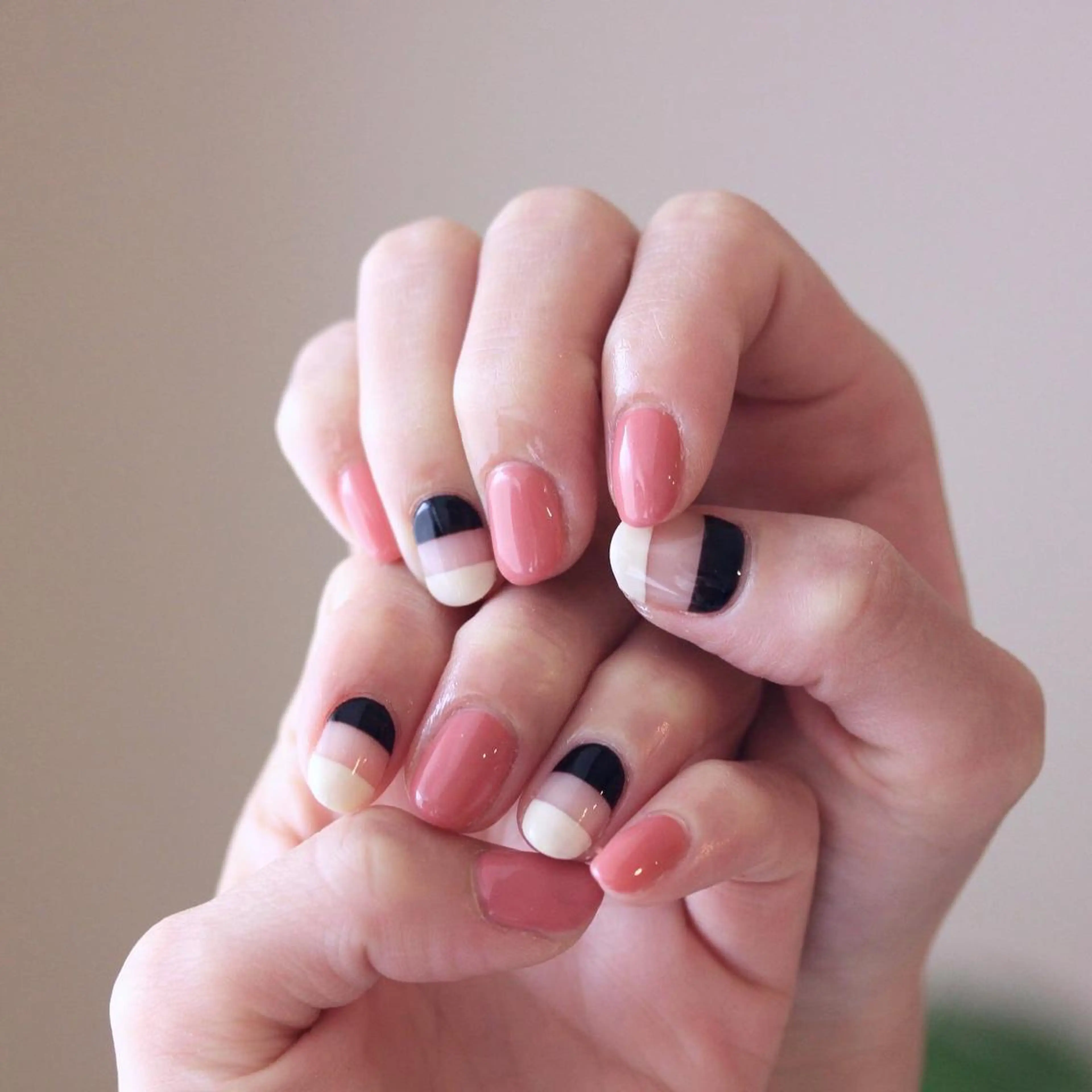 ネイル フレンチネイル ハンドネイル Elio所属・Elio 国泰寺のネイルデザイン