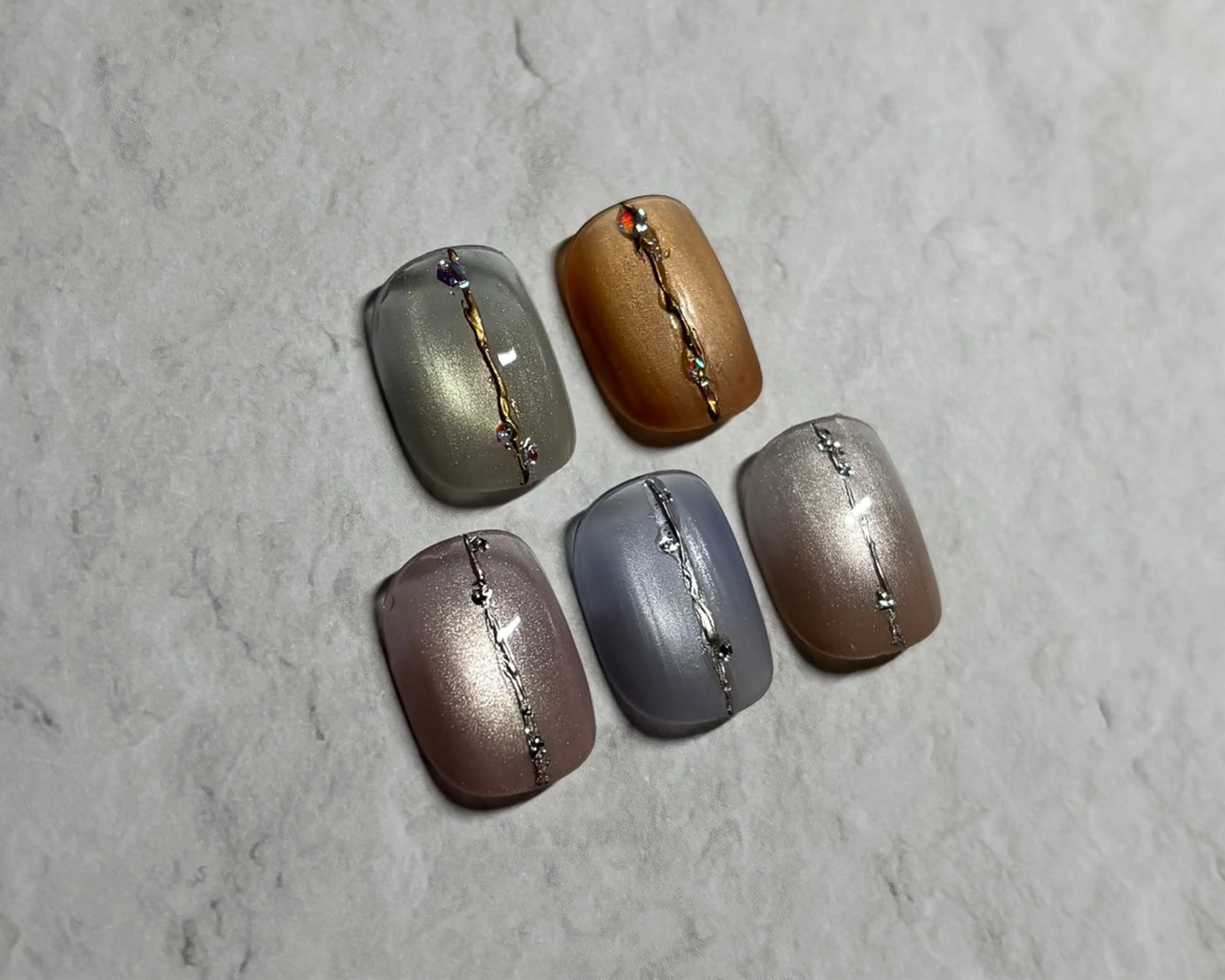 ネイル zuki🌔nail ┆堺筋本町/長堀橋のネイルデザイン