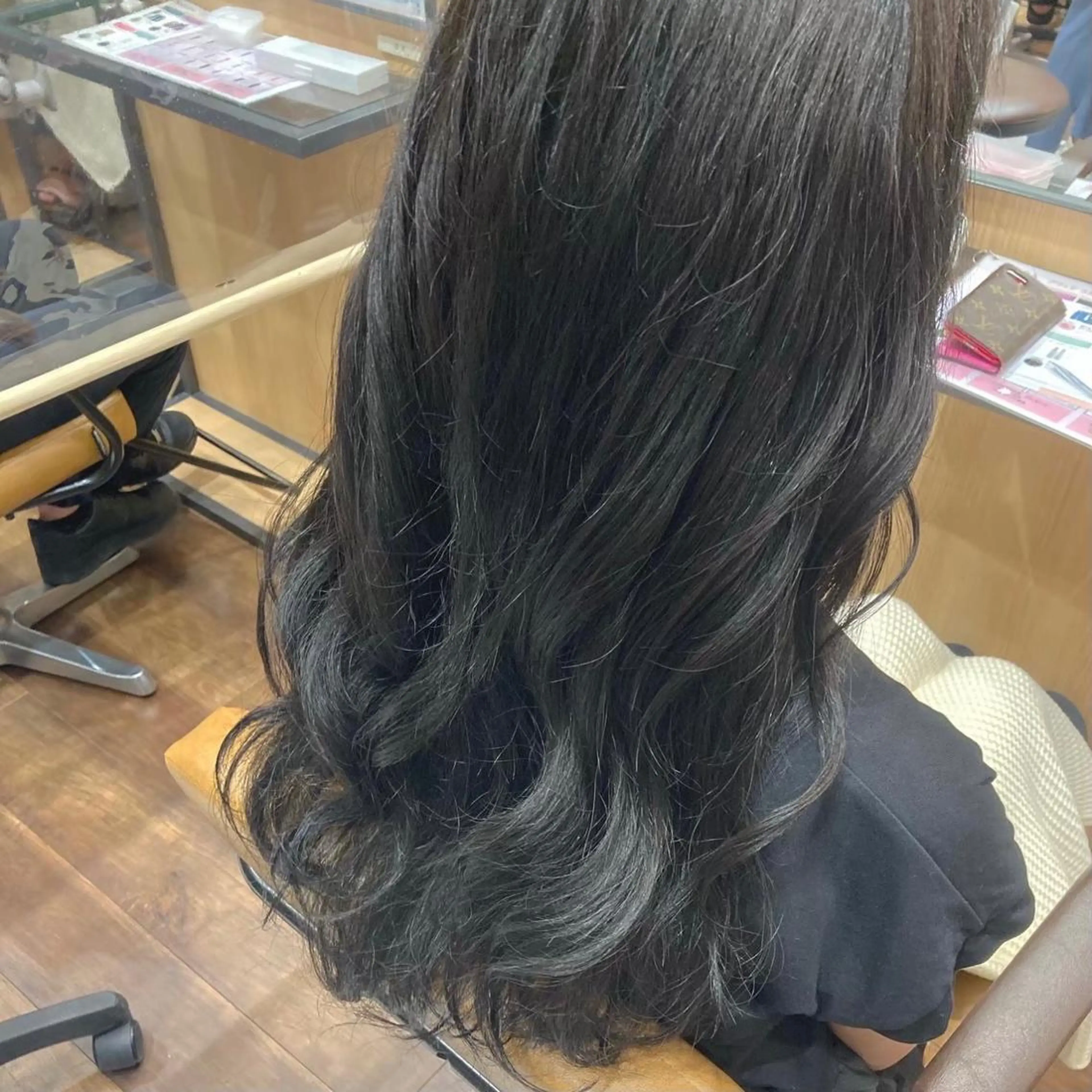ロング カラー 黒髪 ブルーカラー ブルーブラック 透明感カラー 【モデル募集】貝沼 しおんのヘアスタイル