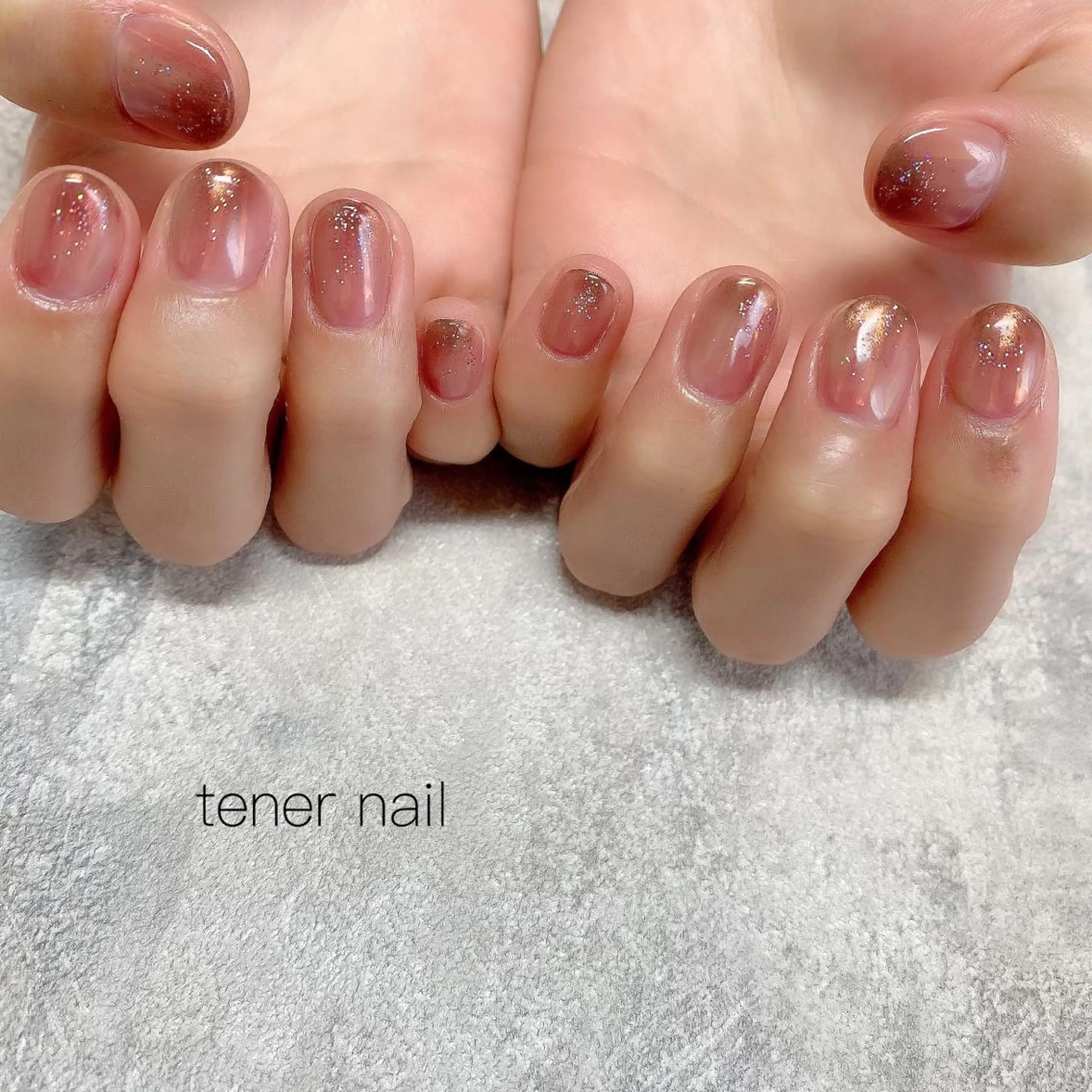 ネイル ブラウン ニュアンスネイル 赤色 tener  nail  テネルネイル所属・テネルネイル tener nailのネイルデザイン