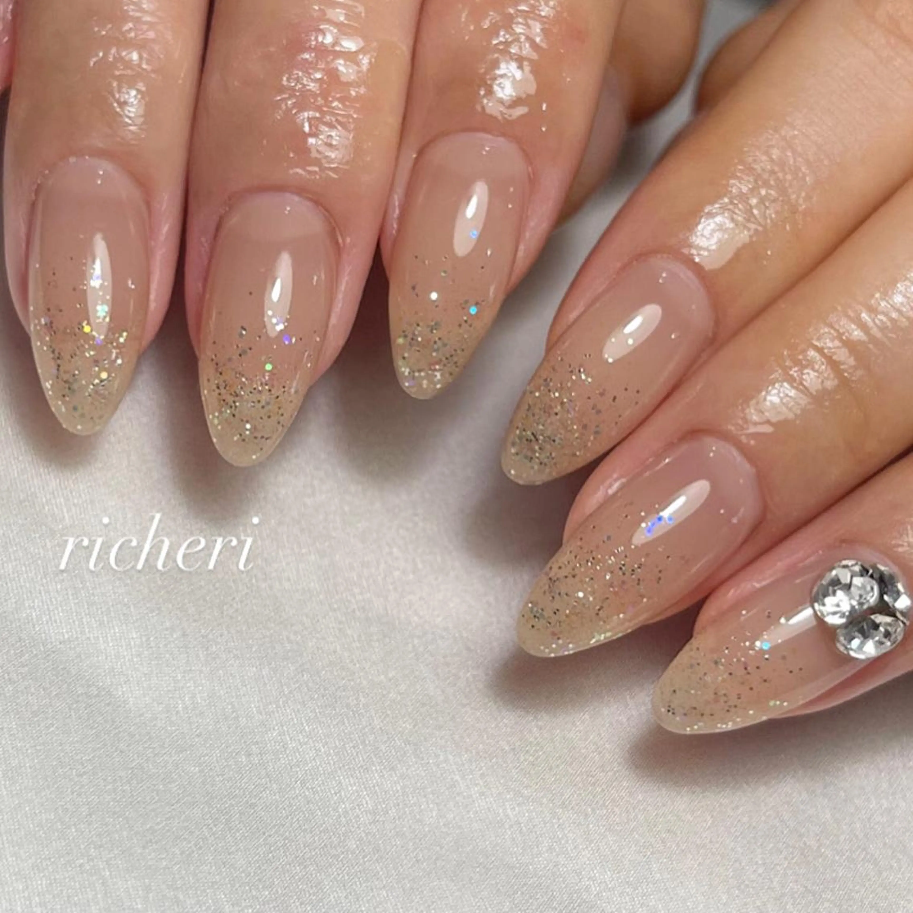 ミディアム ネイル ハンドネイル richeri beautyのネイルデザイン