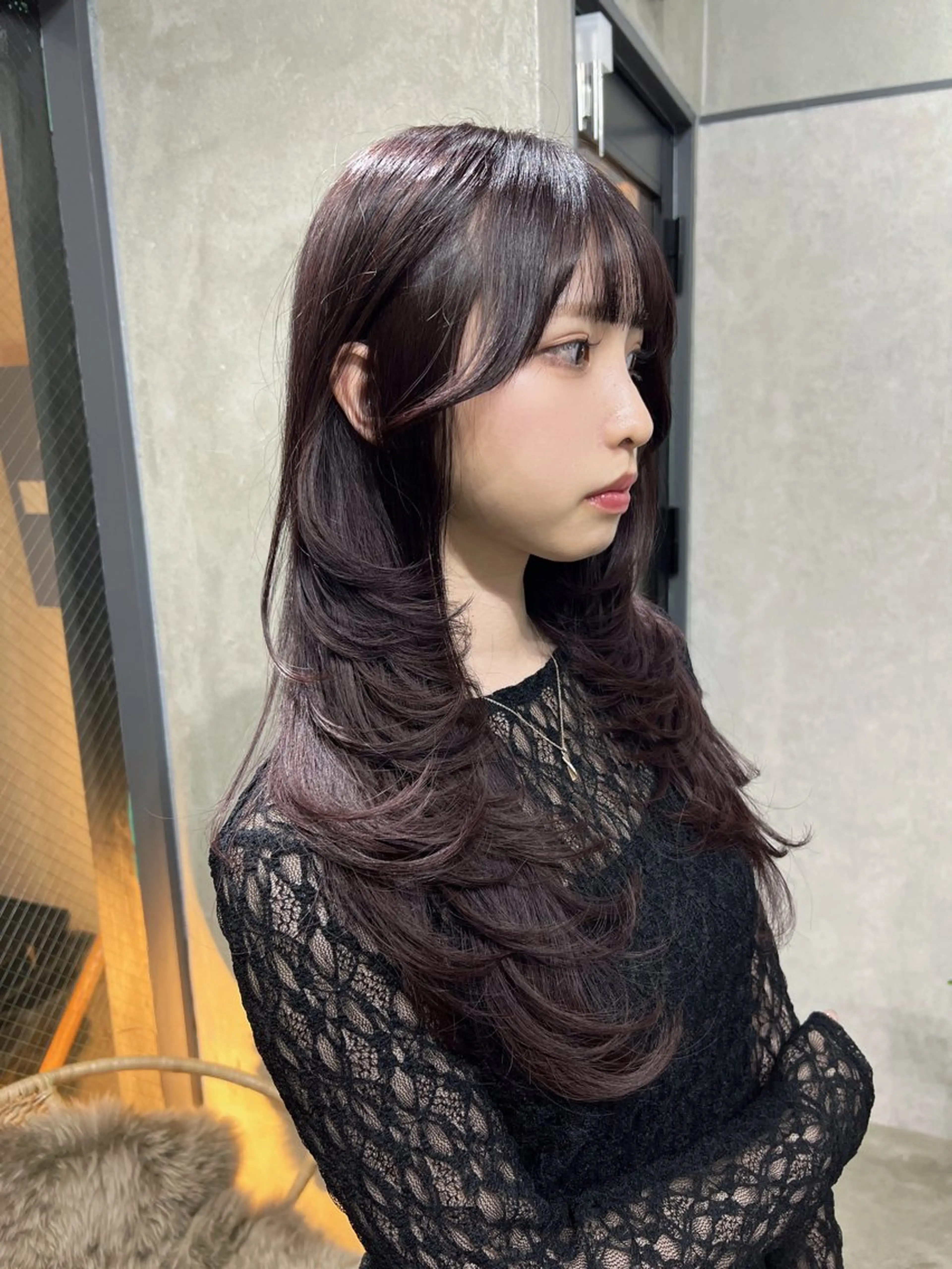 ロング カット ヘアカラー トリートメント maya レイヤーカットのヘアスタイル