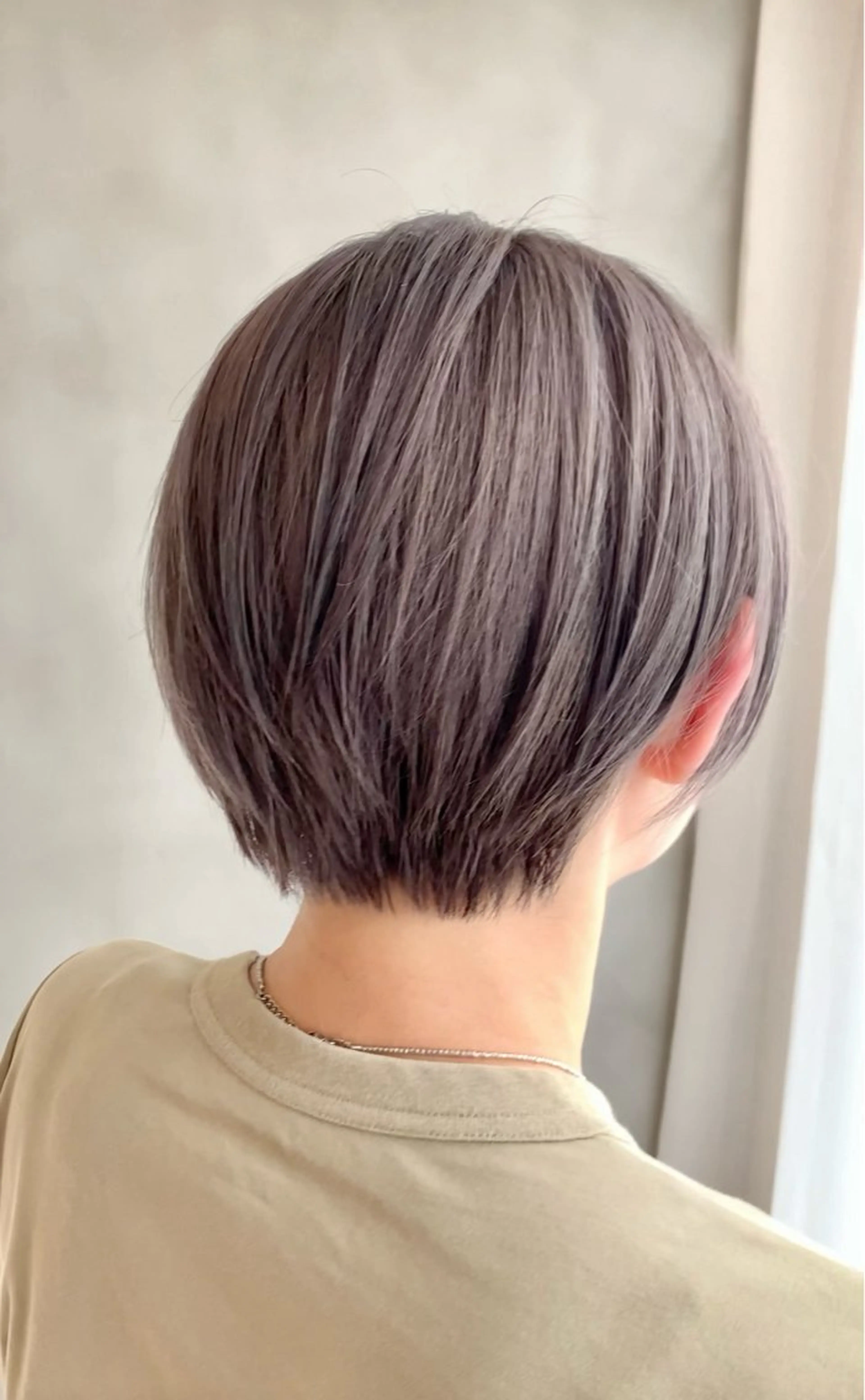 ショート カラー 幡野 葵のヘアスタイル