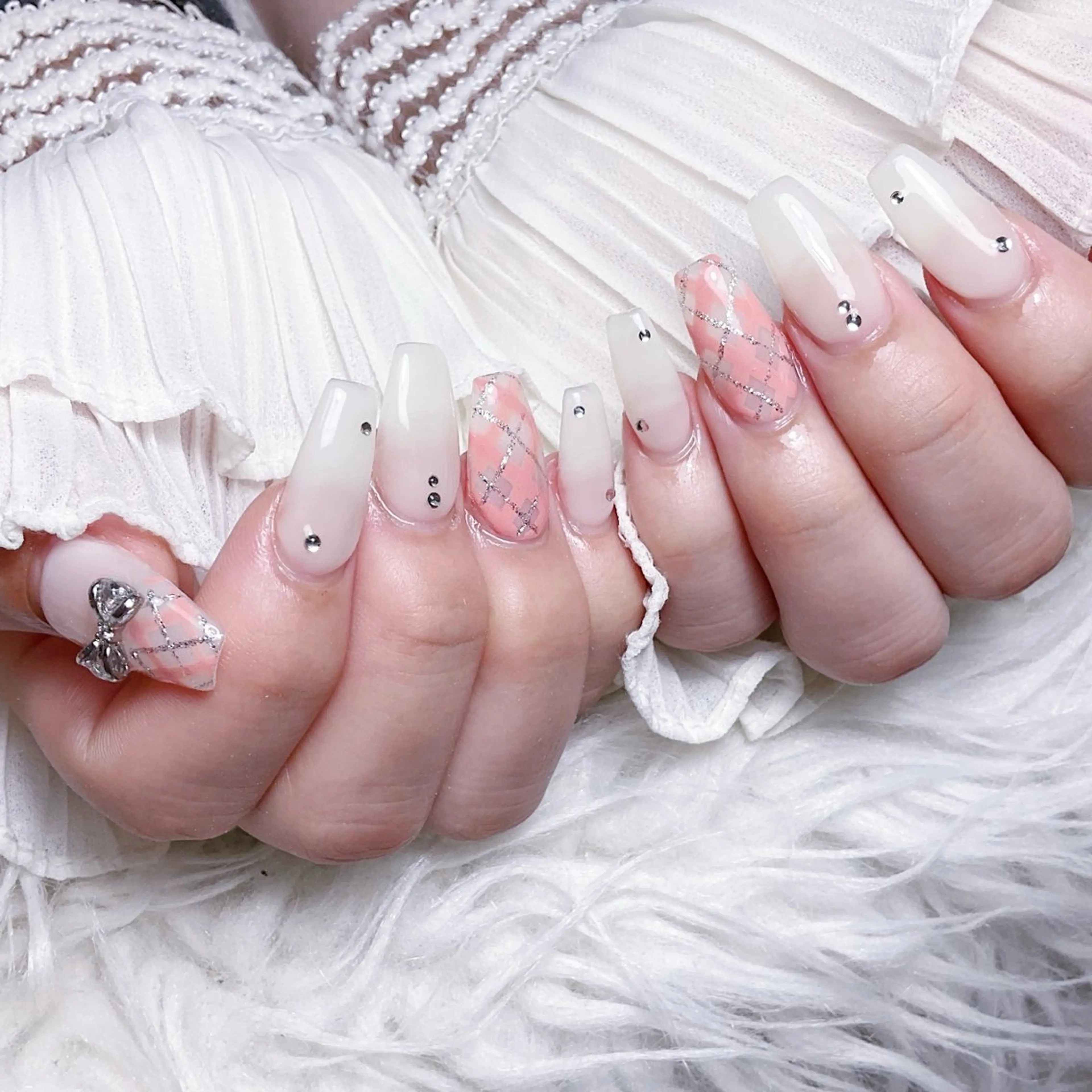 ネイル ハンドネイル 🌈Yun nail hyejin💋のネイルデザイン