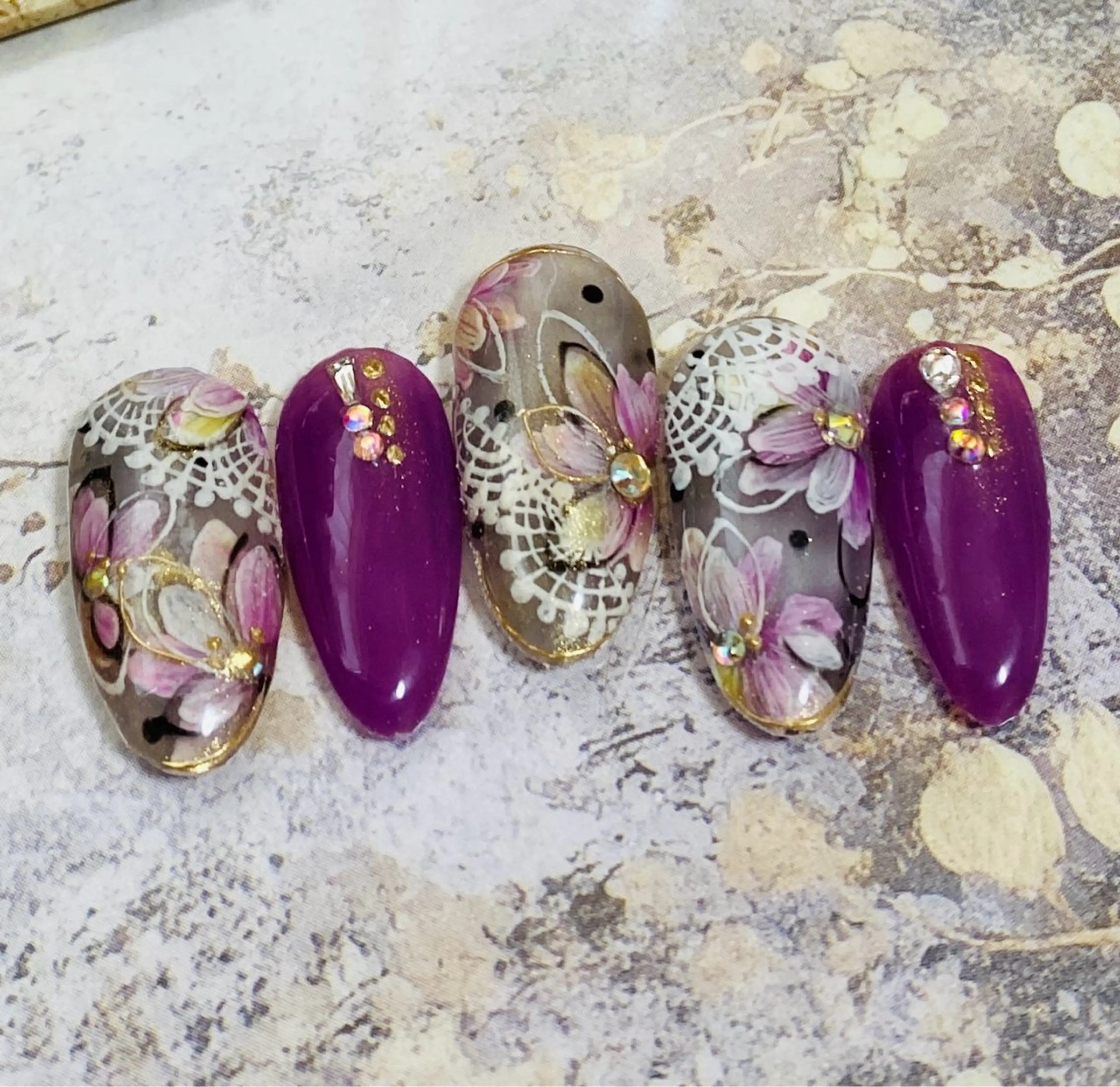 ネイル フラワーネイル レース ハンドネイル 自宅ネイルサロン ♦️nuance♦️のネイルデザイン