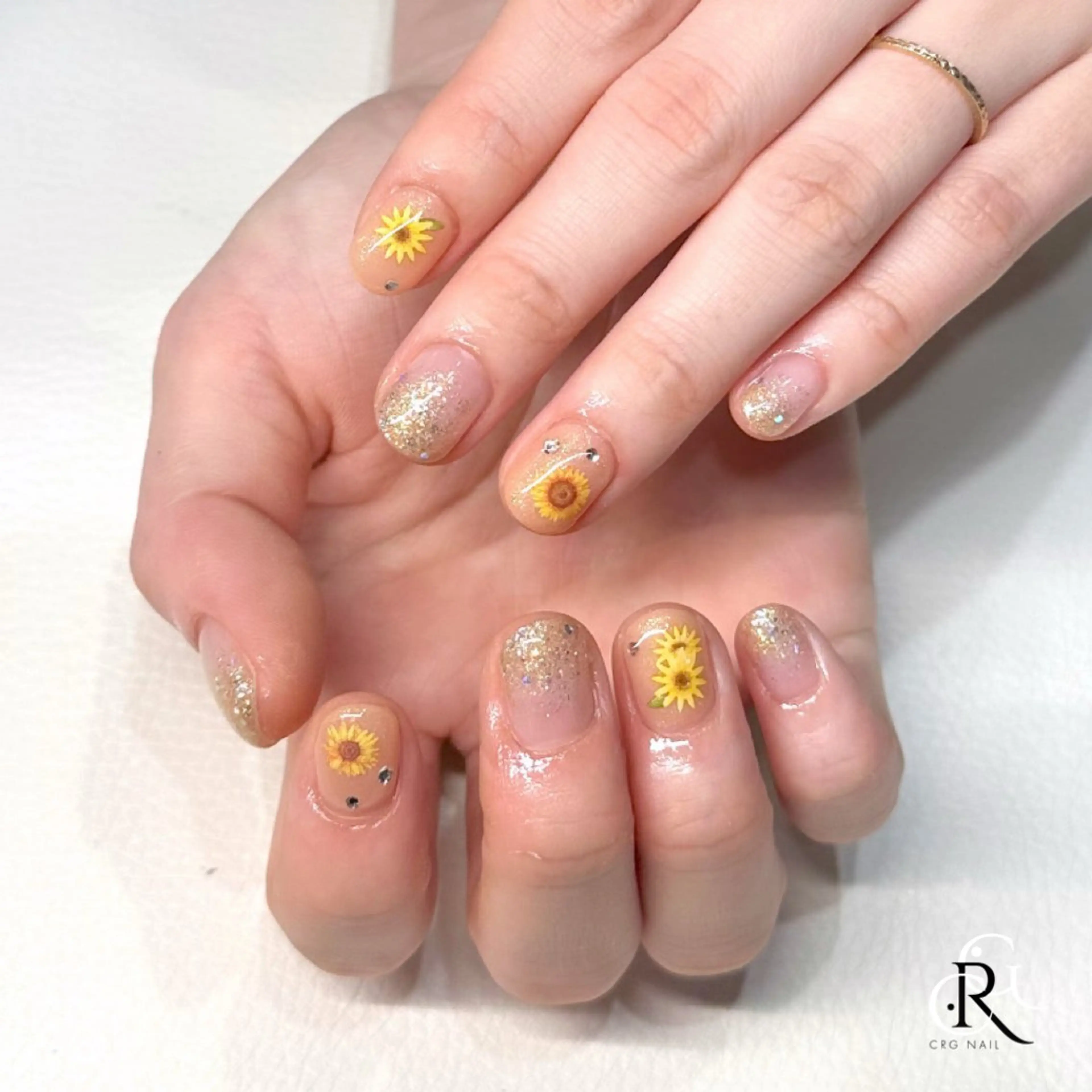 ネイル シンプルネイル ハンドネイル 美フォルム✨ CRG　RURIのネイルデザイン