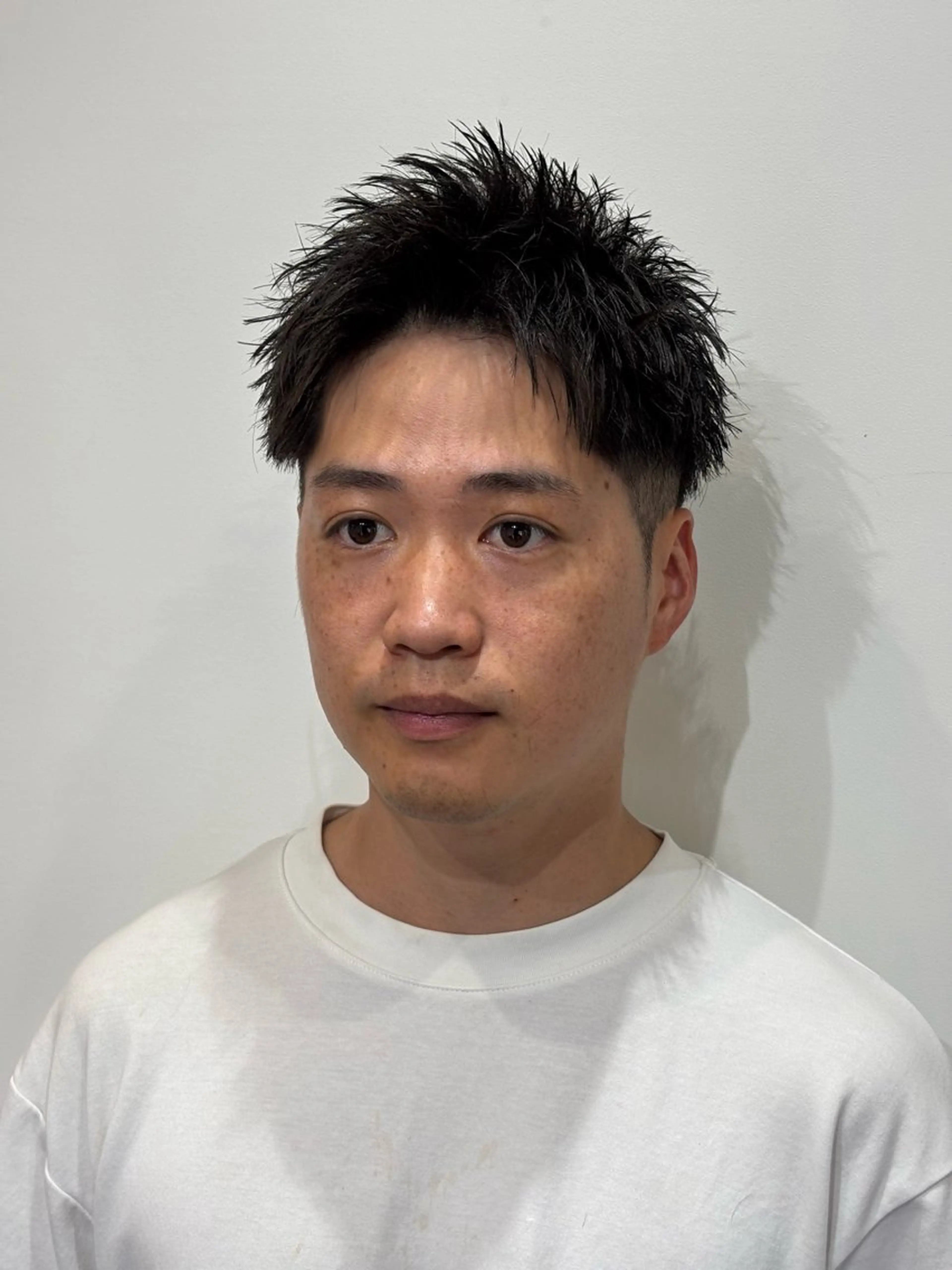 ショート メンズ メンズショート スパイキーショート ショートヘア カット トリートメント 【店長】メンズ職人 短髪　ハイトーン🔥のヘアスタイル