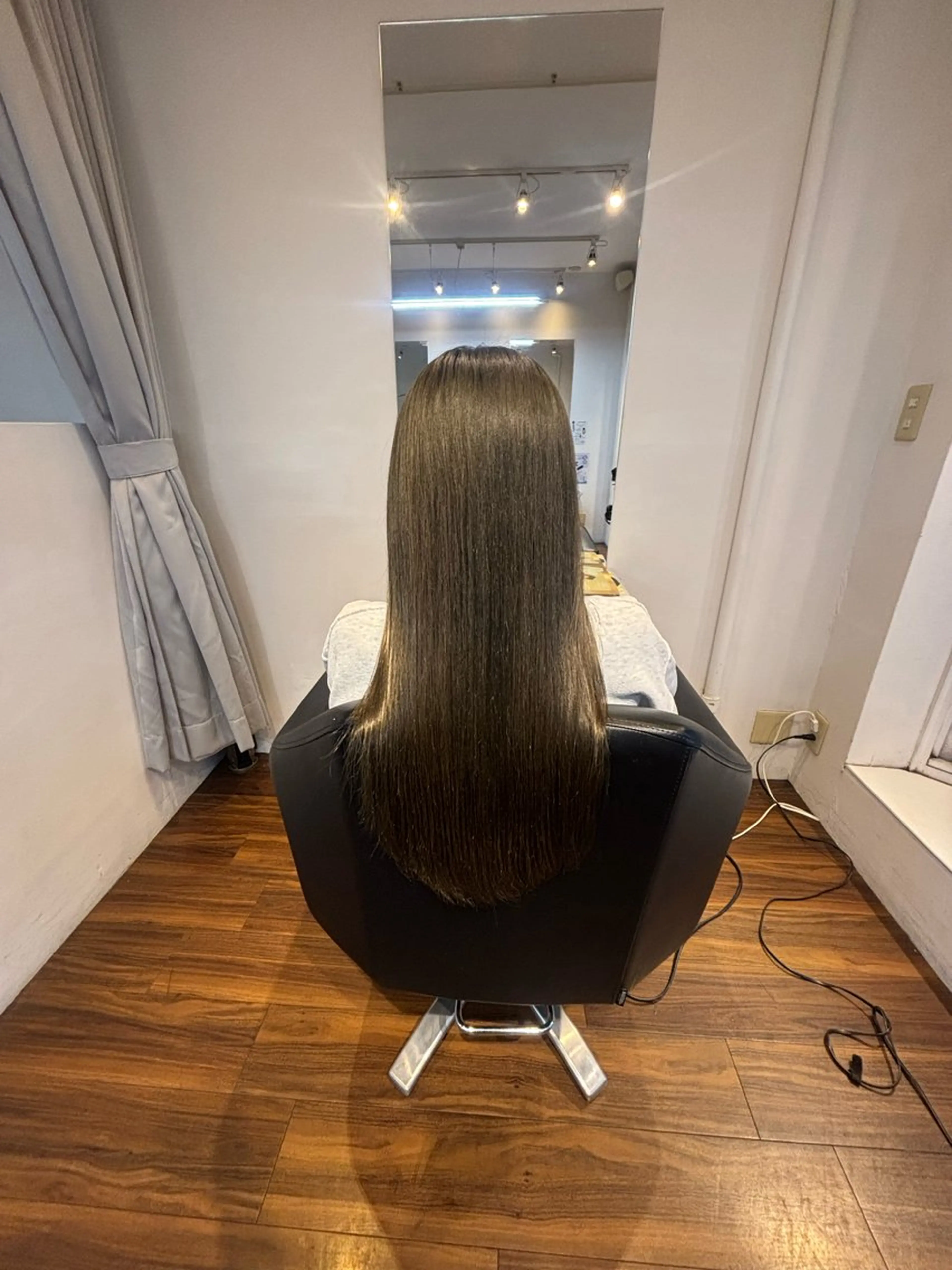 ロング カラー ベージュカラー オリーブベージュ ヘアカラー トリートメント 山下 歩華のヘアスタイル