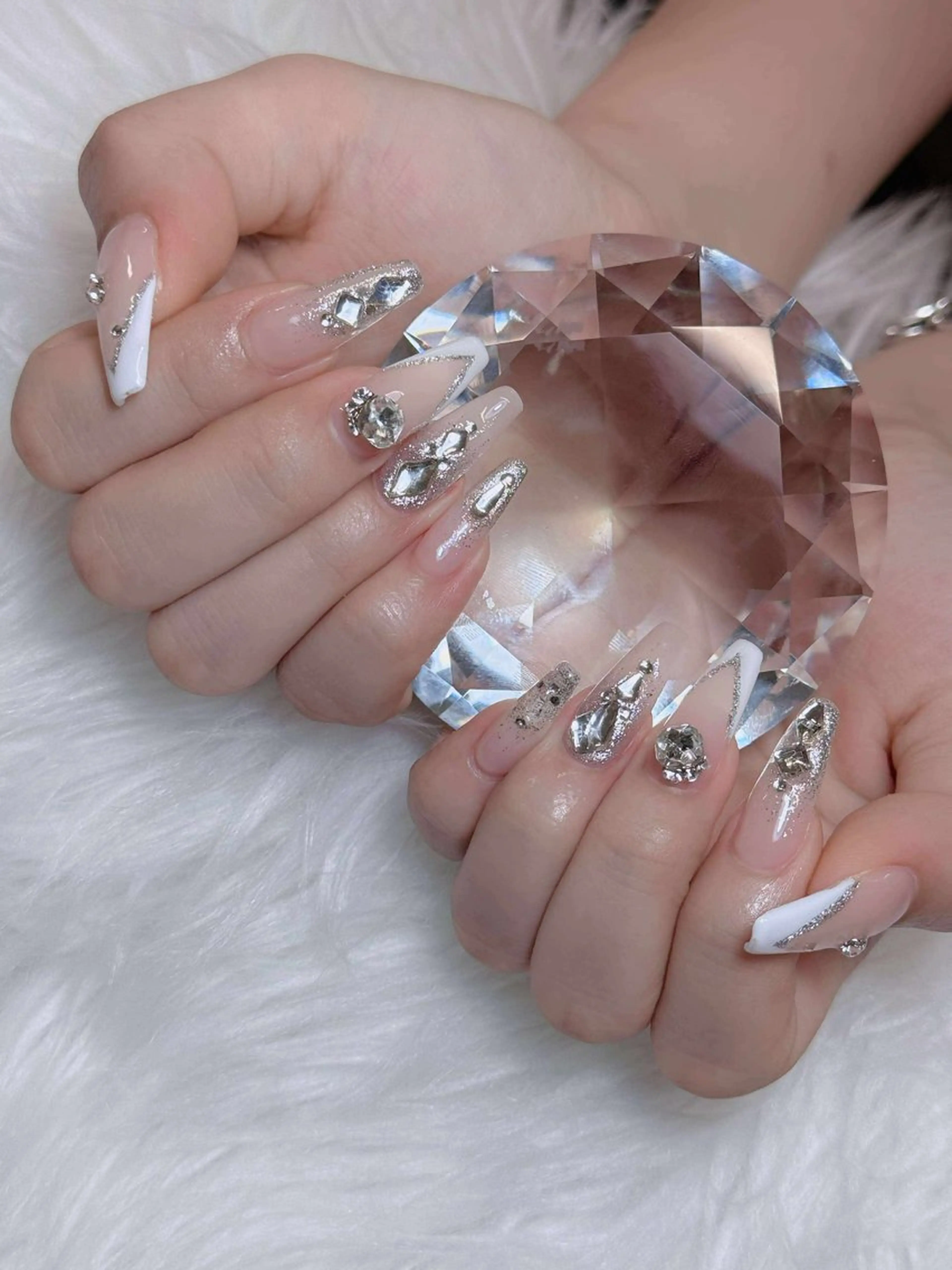 ネイル オーロラネイル チークネイル フットネイル フレンチネイル 韓国ネイル ハンドネイル Lumi Nail 新大久保3‘のネイルデザイン