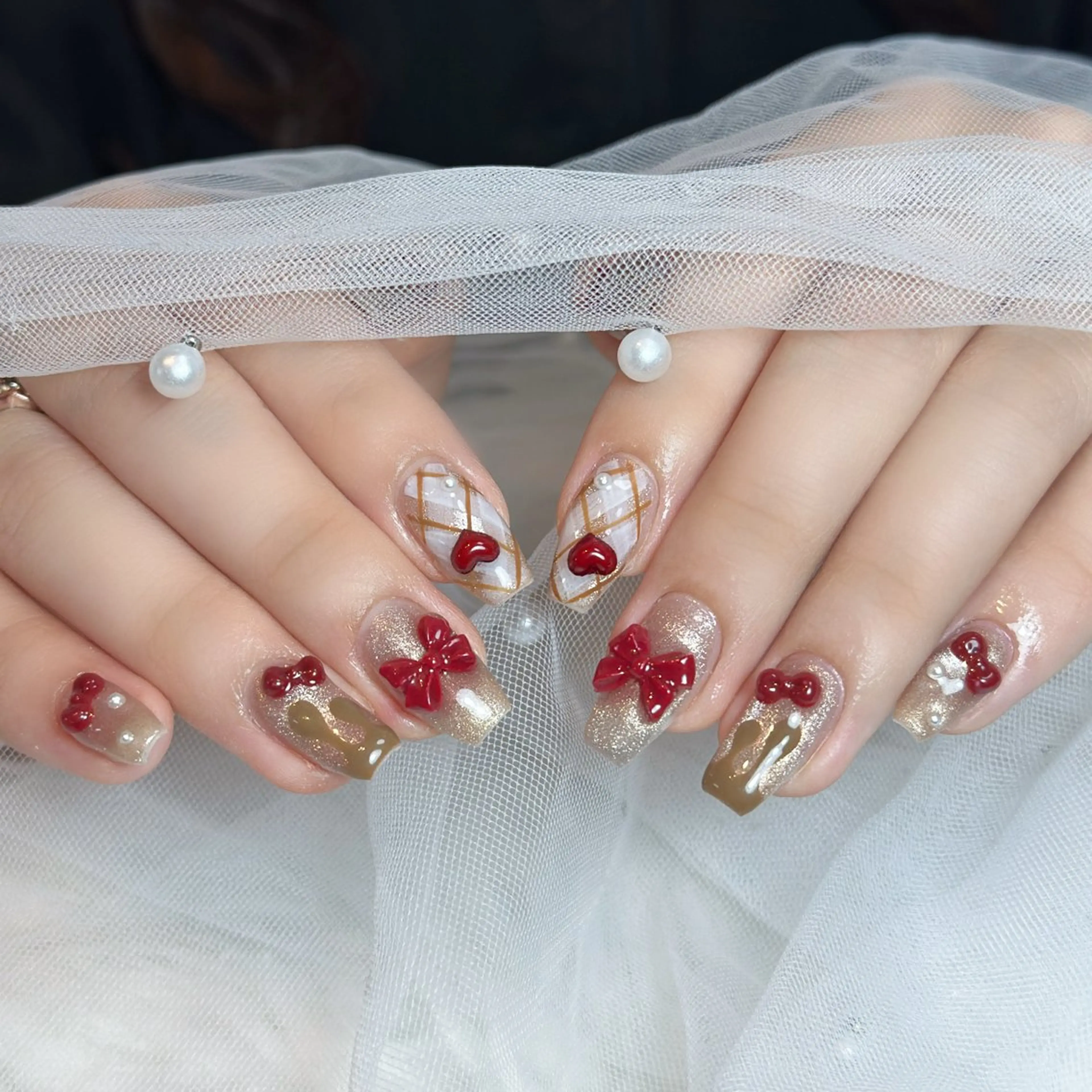 ネイル オーロラネイル ボルドー ブラウン 氷ネイル・うるうるネイル キラキラネイル ハンドネイル Julli NailStudioのネイルデザイン