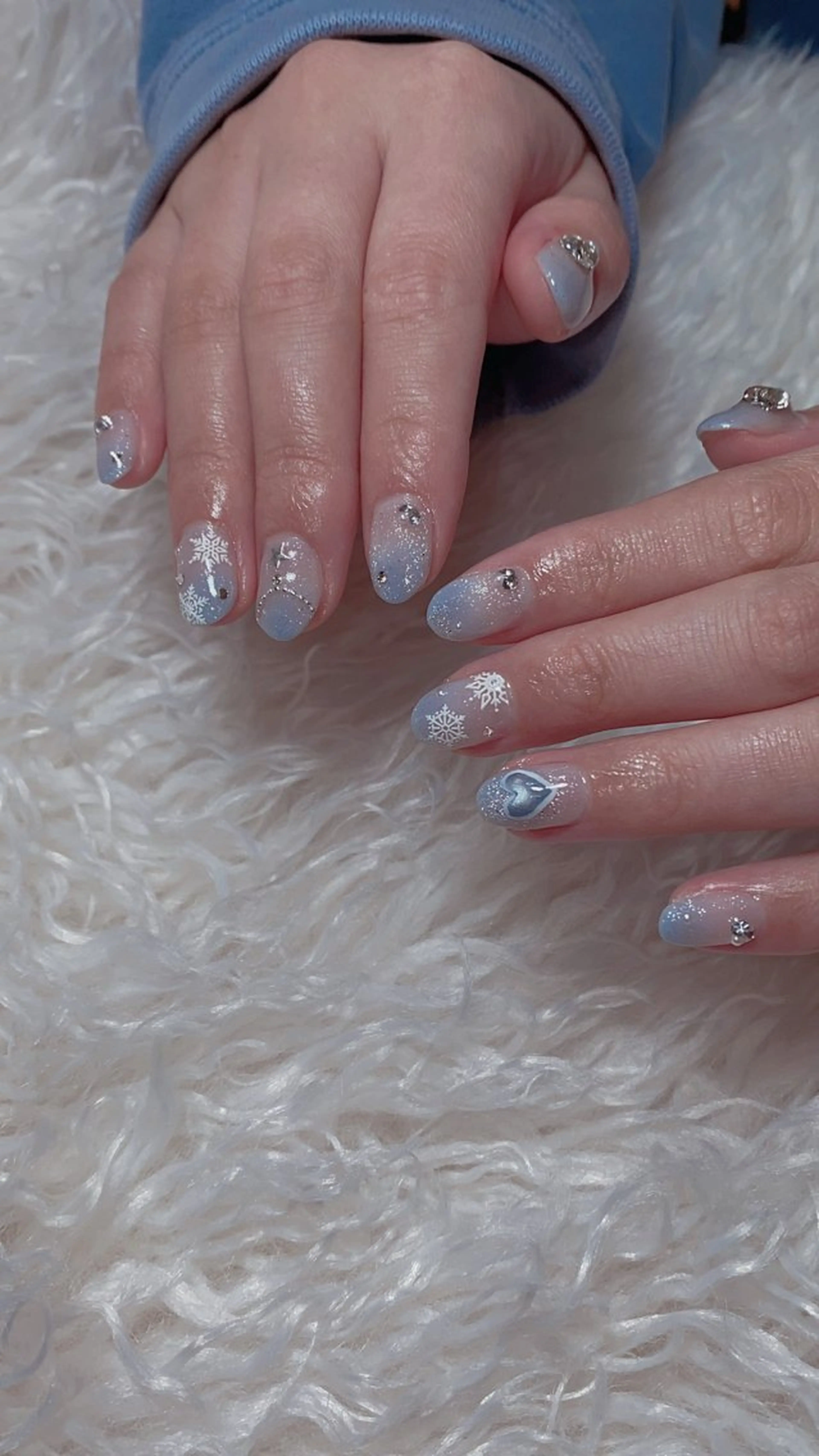 ネイル ハンドネイル n o q r m. n a c h iのネイルデザイン