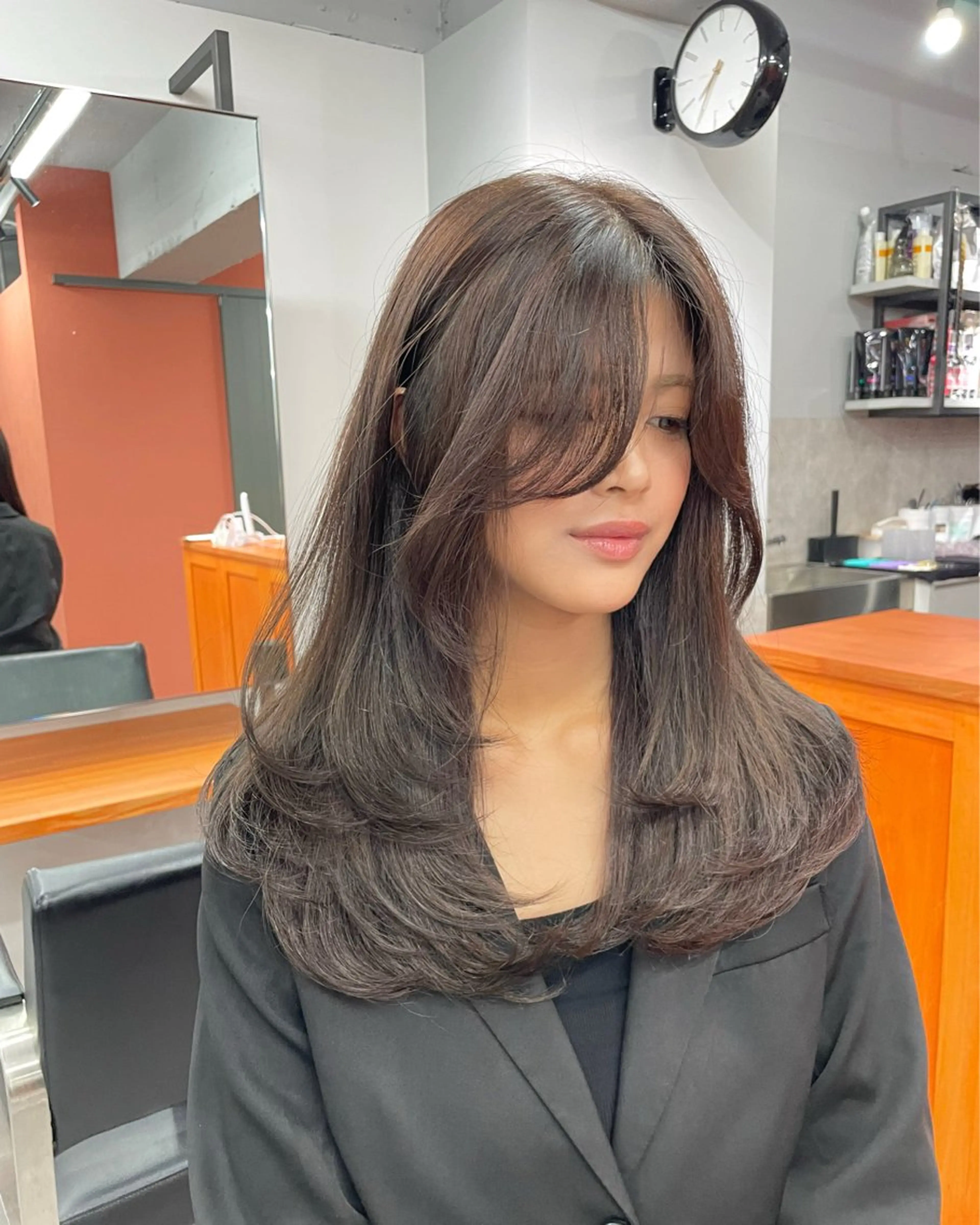 ロング カラー カット ヘアカラー ミルクティーベージュ ❤︎レイヤー　MIAのヘアスタイル