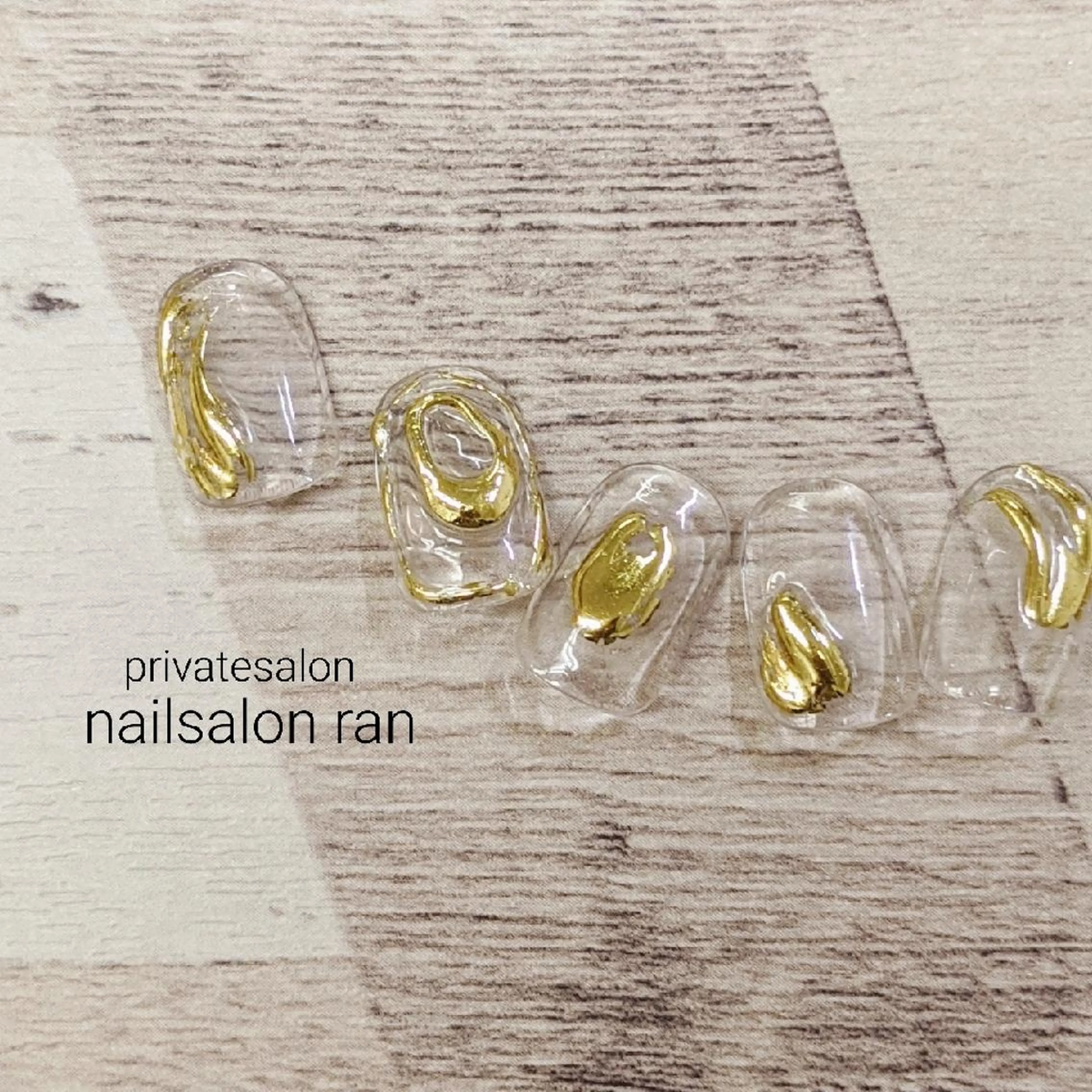 ネイル クリアネイル ゴールド nailsalon ranのネイルデザイン