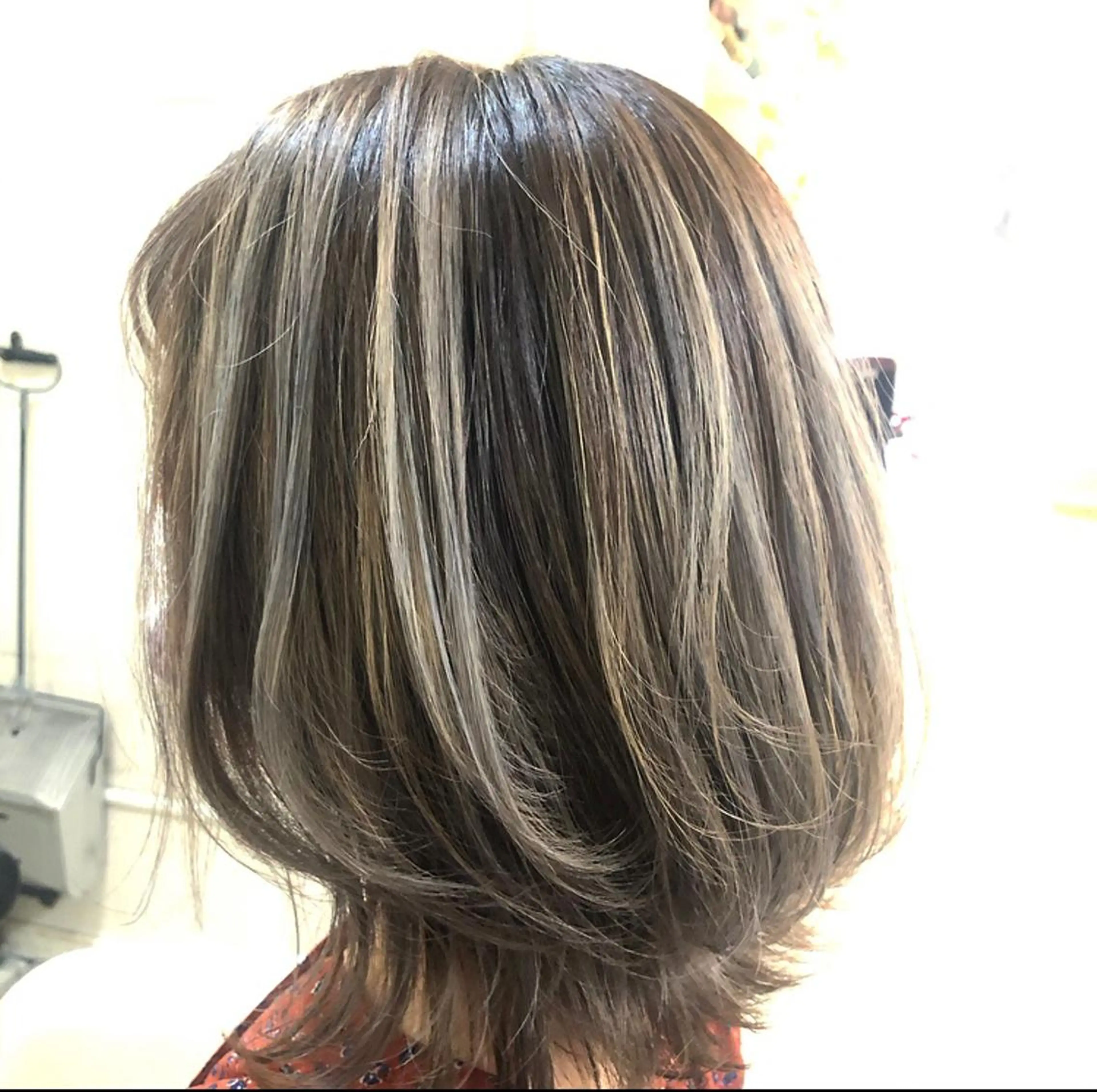 ミディアム カラー バレイヤージュ レイヤーカット カット ヘアカラー カラー特化美容師 なかもと たつひろのヘアスタイル