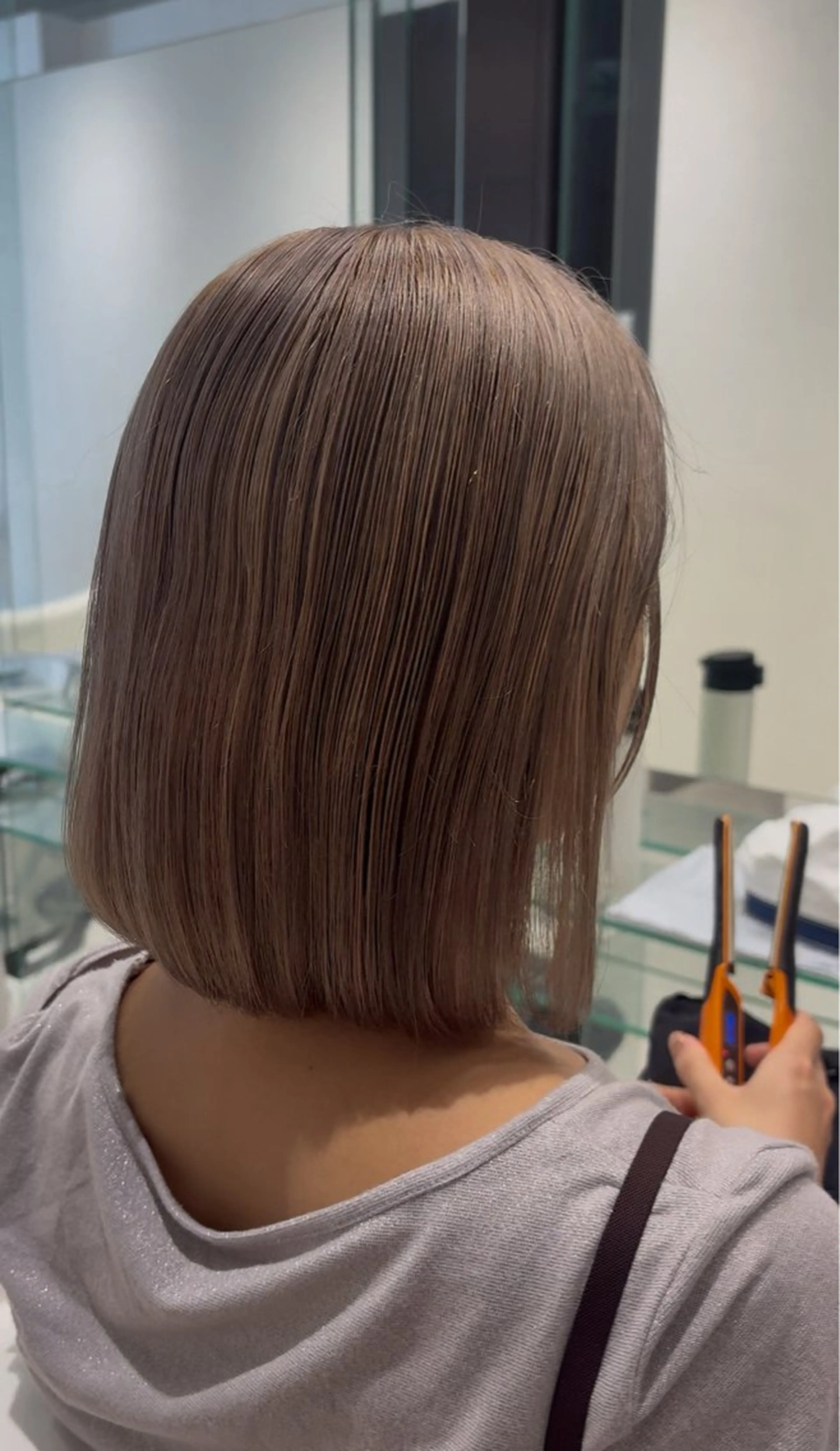 ショート ヘアカラー 大河 由依のヘアスタイル