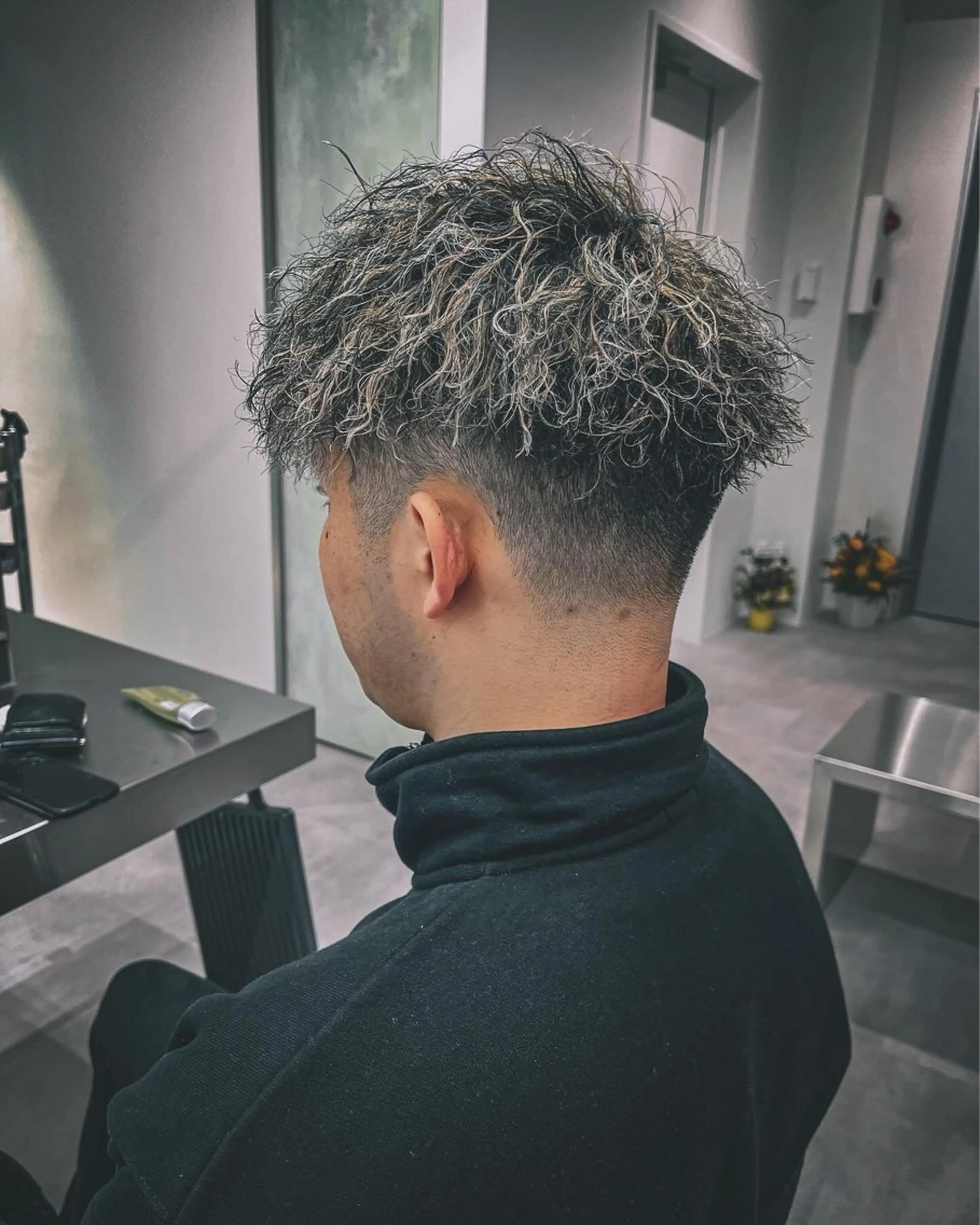 ショート パーマ メンズ soen所属・⚡メンズパーマフ ェードカットTomyのヘアスタイル