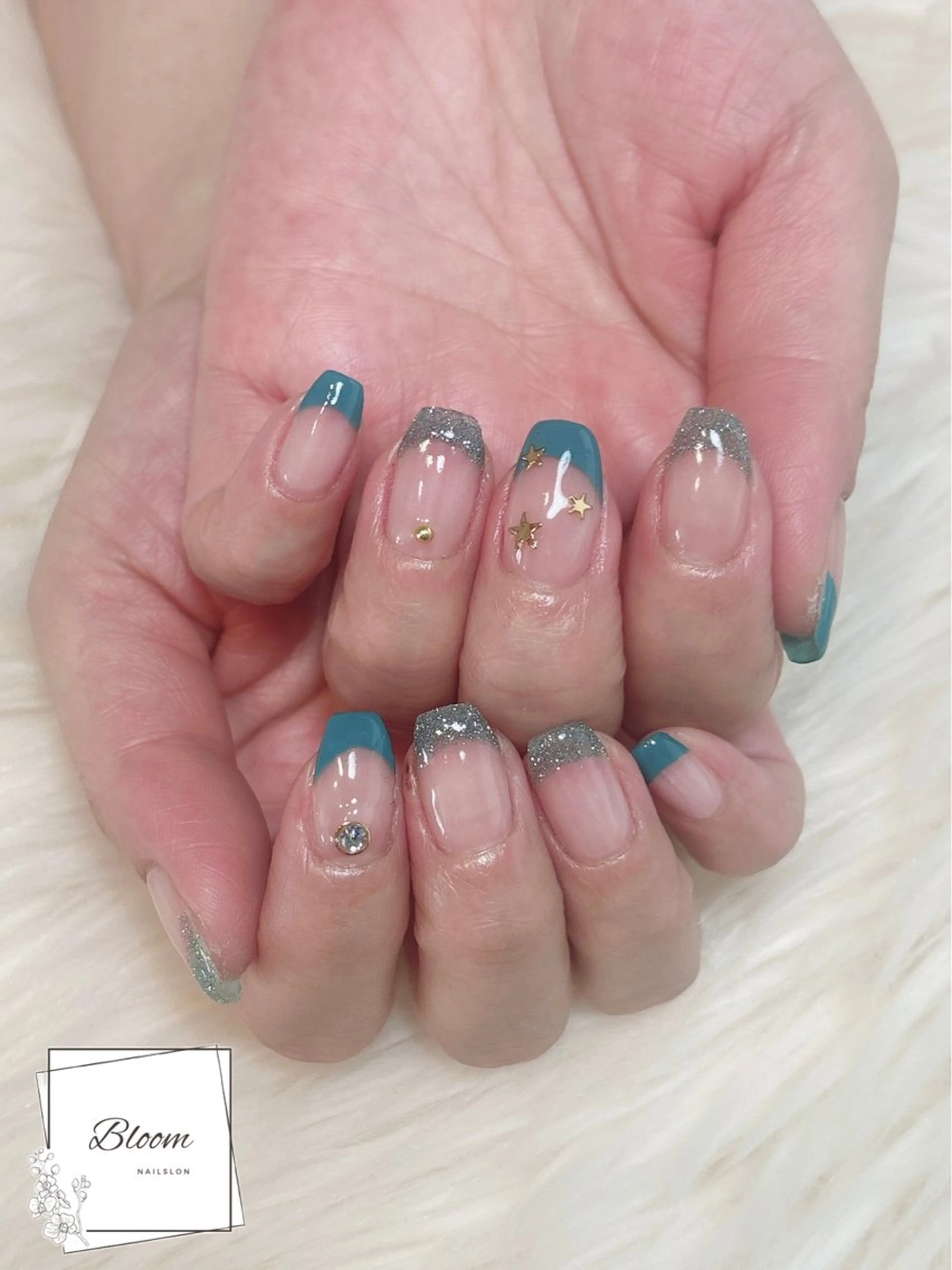 ネイル フラッシュネイル フレンチネイル Bloom Nail Salonのネイルデザイン