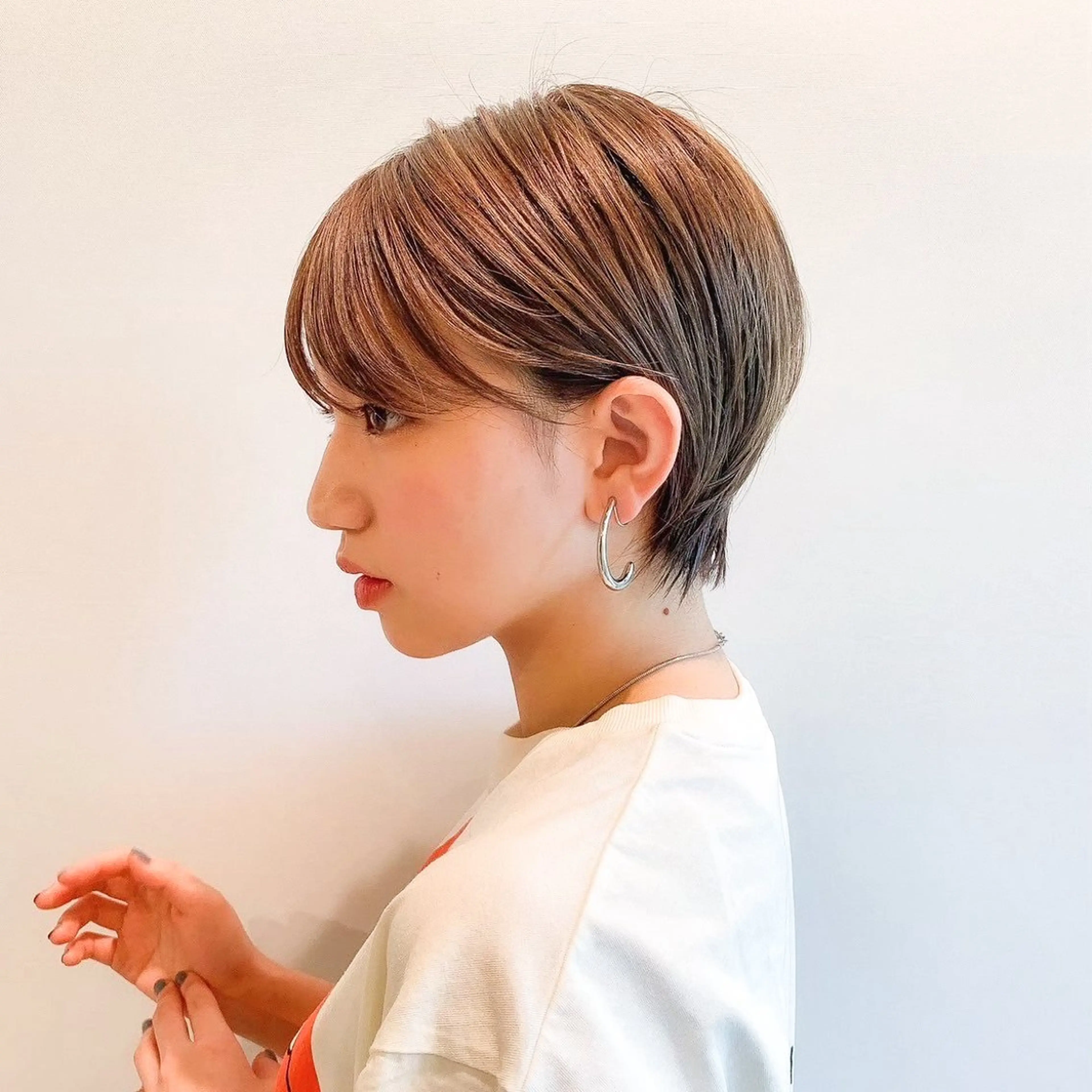 ショート ストンボブ/レイヤー 艶カラー💎ヒデジのヘアスタイル