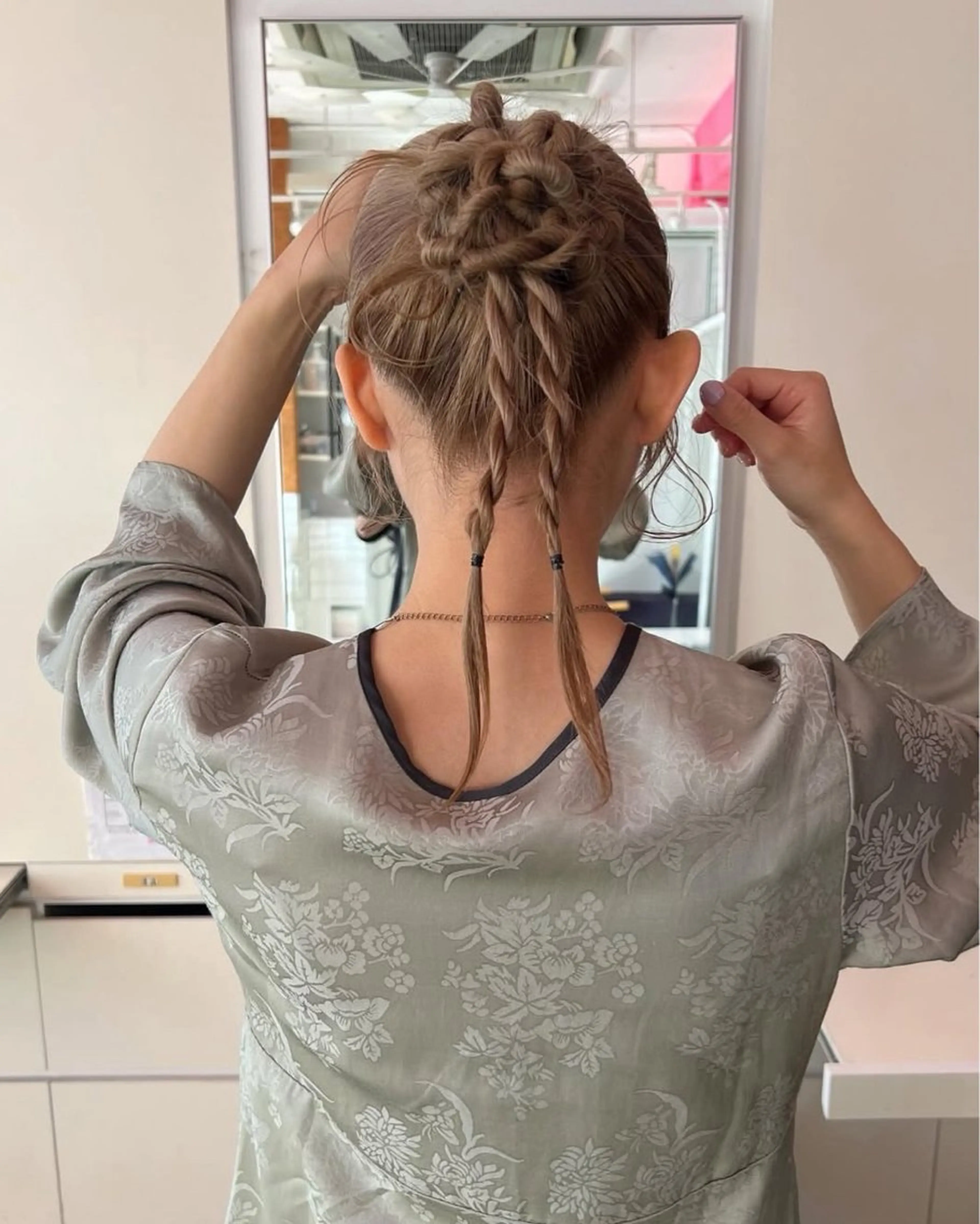 セミロング ヘアアレンジ ヘアセット 似合わせショート chamoのヘアスタイル