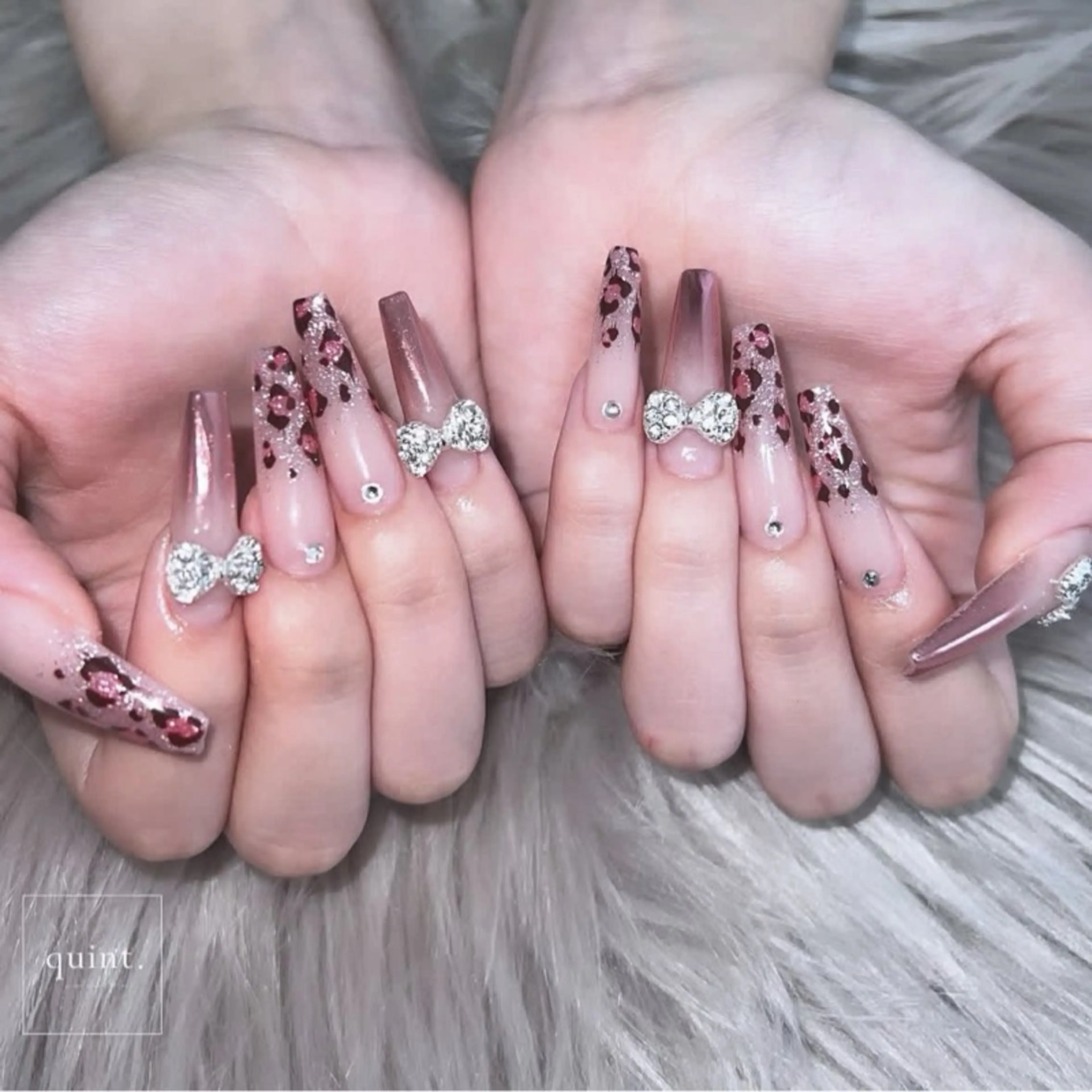 ネイル 長さ出し グラデーション キラキラネイル マグネットネイル ニュアンスネイル Lee Nails チップ長さだし専門店のネイルデザイン