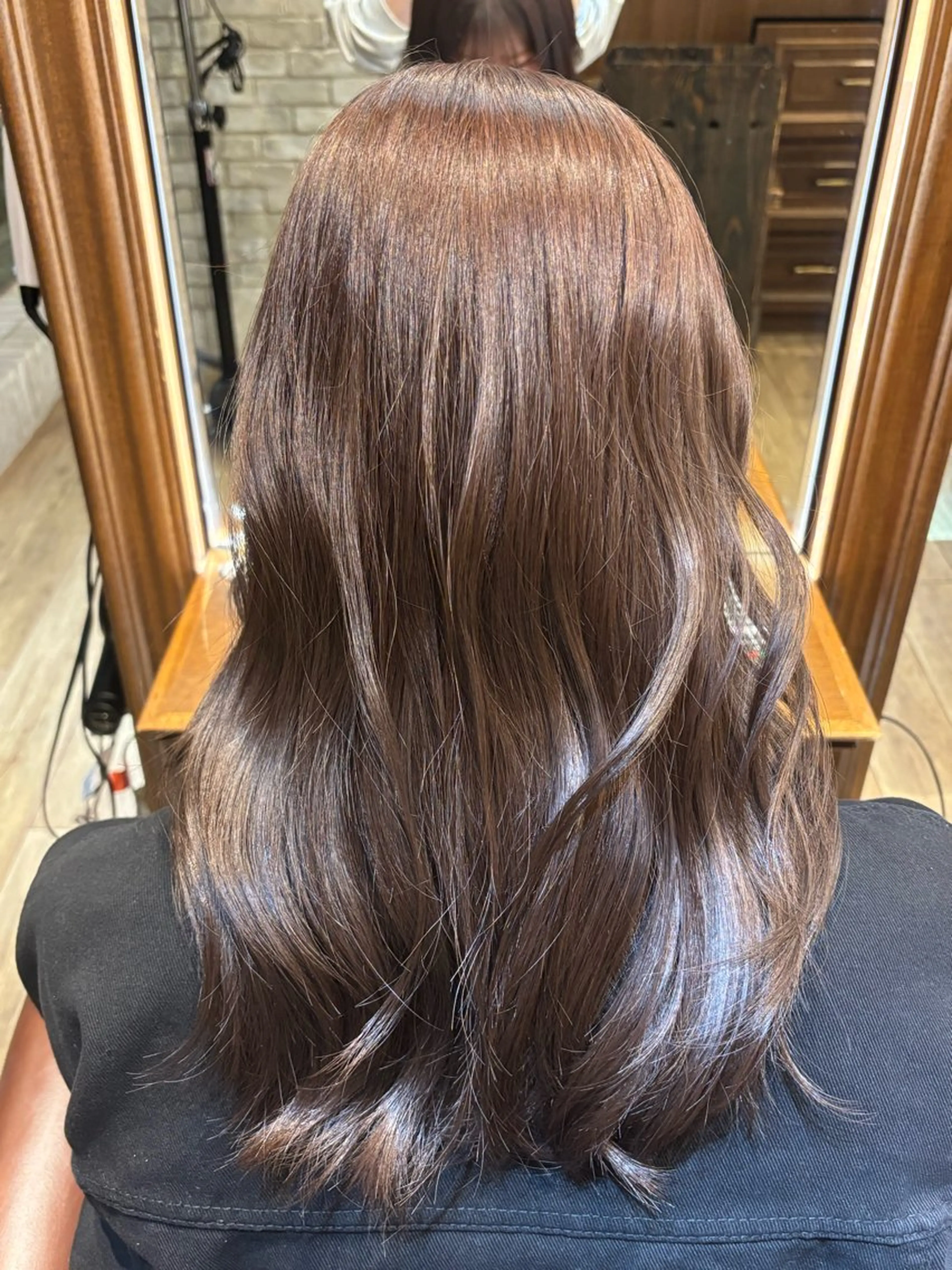 セミロング ヘアカラー 西 柚のヘアスタイル