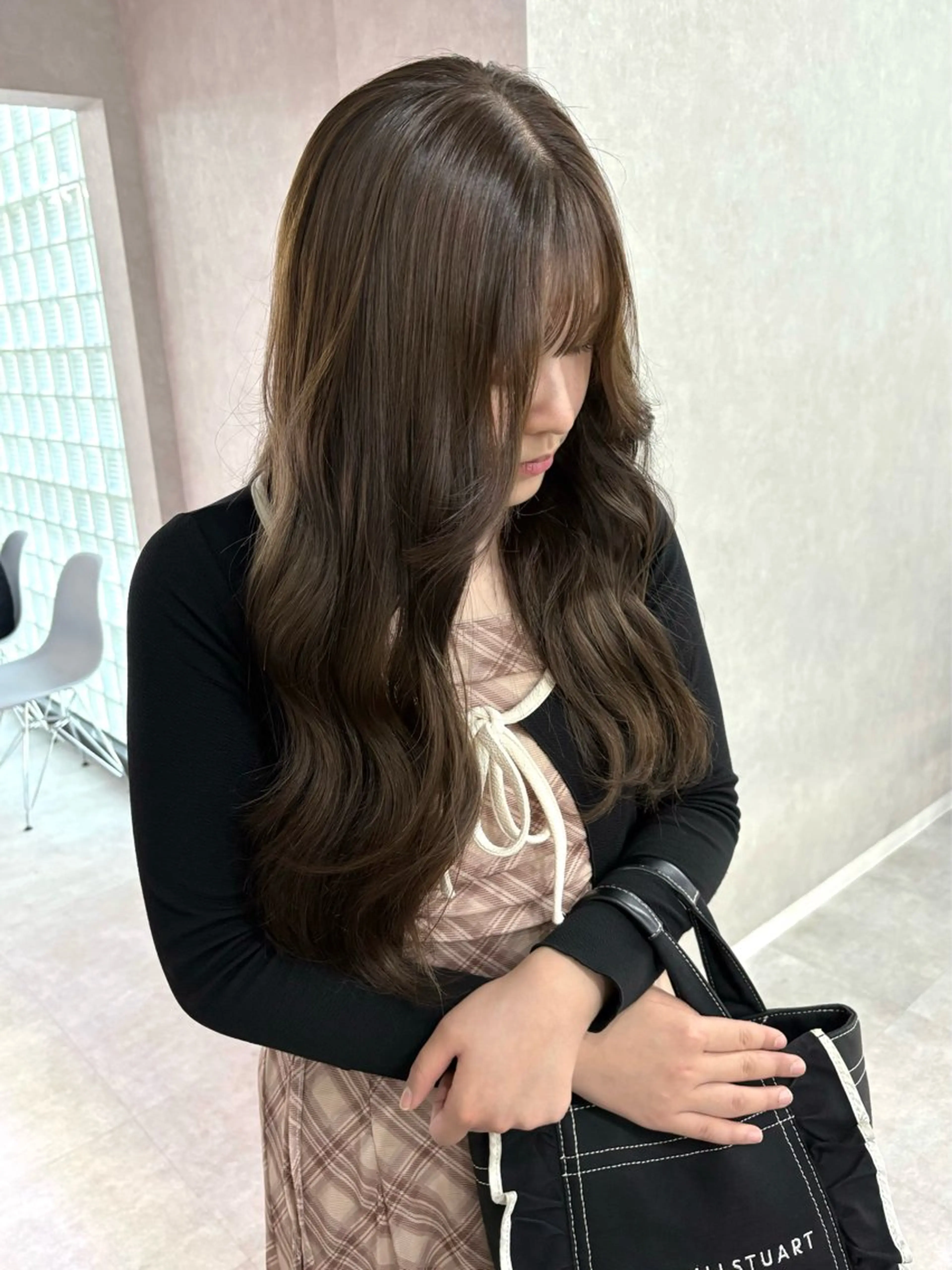 ロング カラー オリーブカラー カット ヘアカラー 盛れる顔まわり✨🎀 モテカラー別所好葉のヘアスタイル