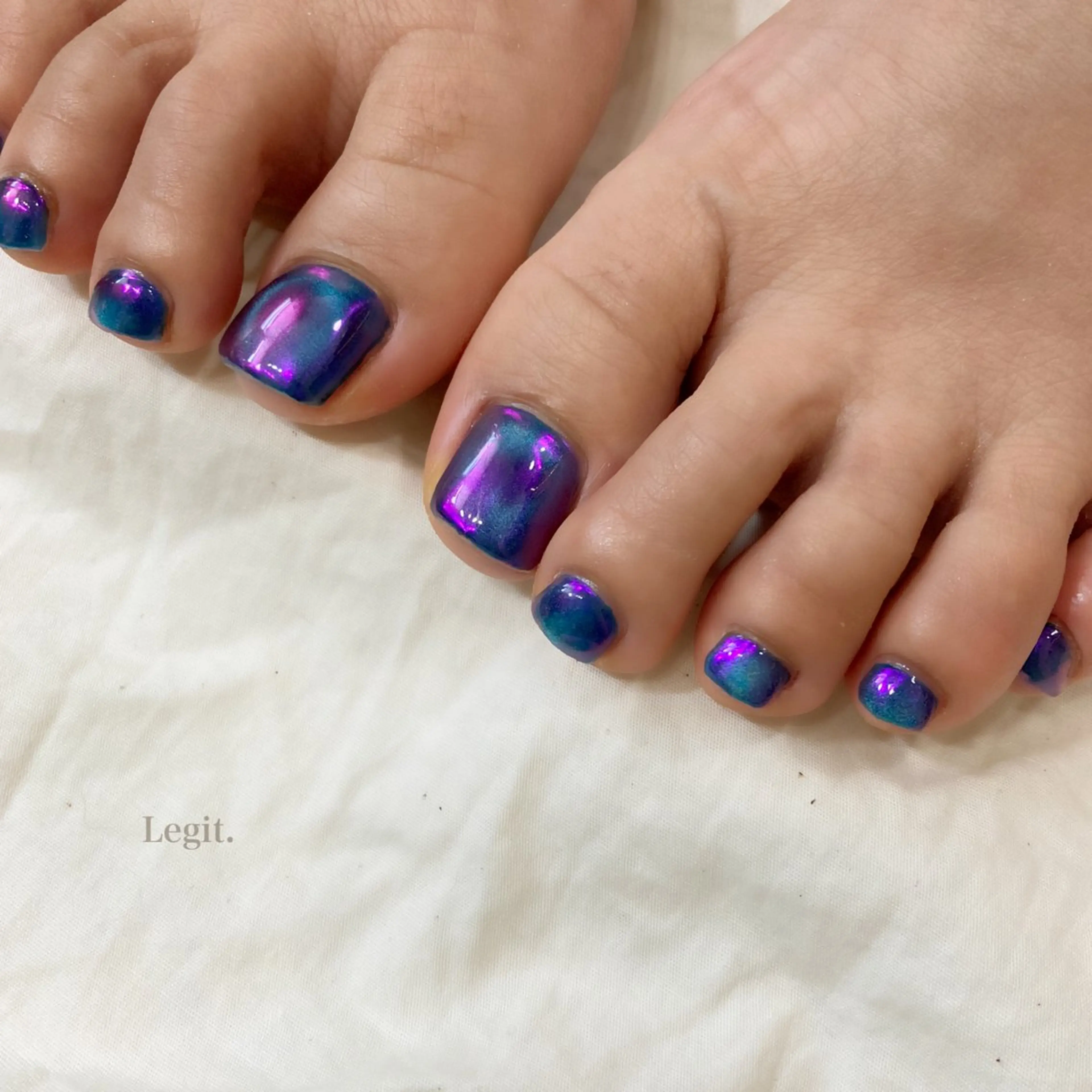 ネイル オーロラネイル マグネットネイル ミラーネイル Legit nail salonのネイルデザイン