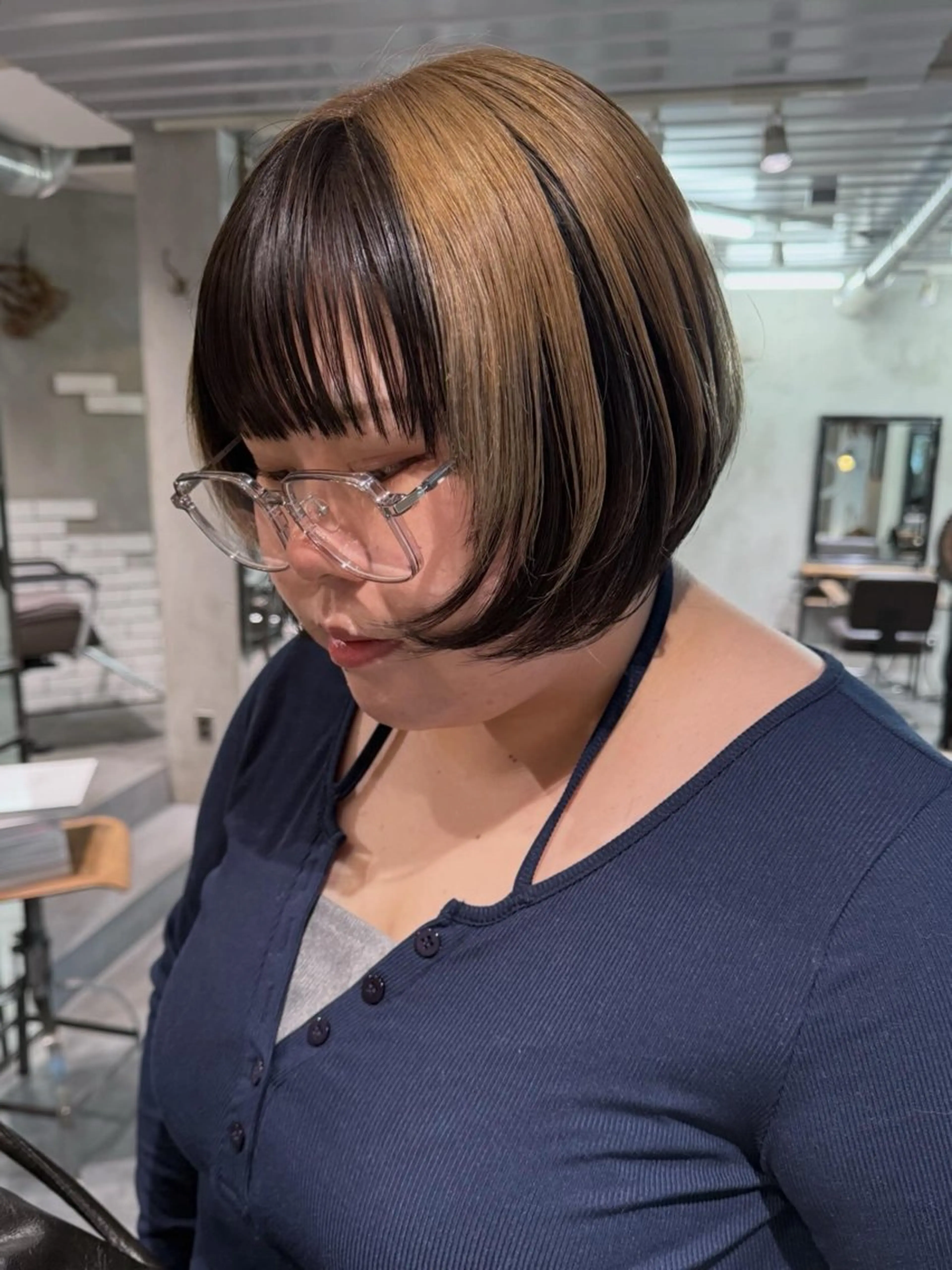 ショート カラー ベージュカラー ブリーチ ケアブリーチ デザインカラー インナーカラー カット ヘアカラー RorriM natsuのヘアスタイル