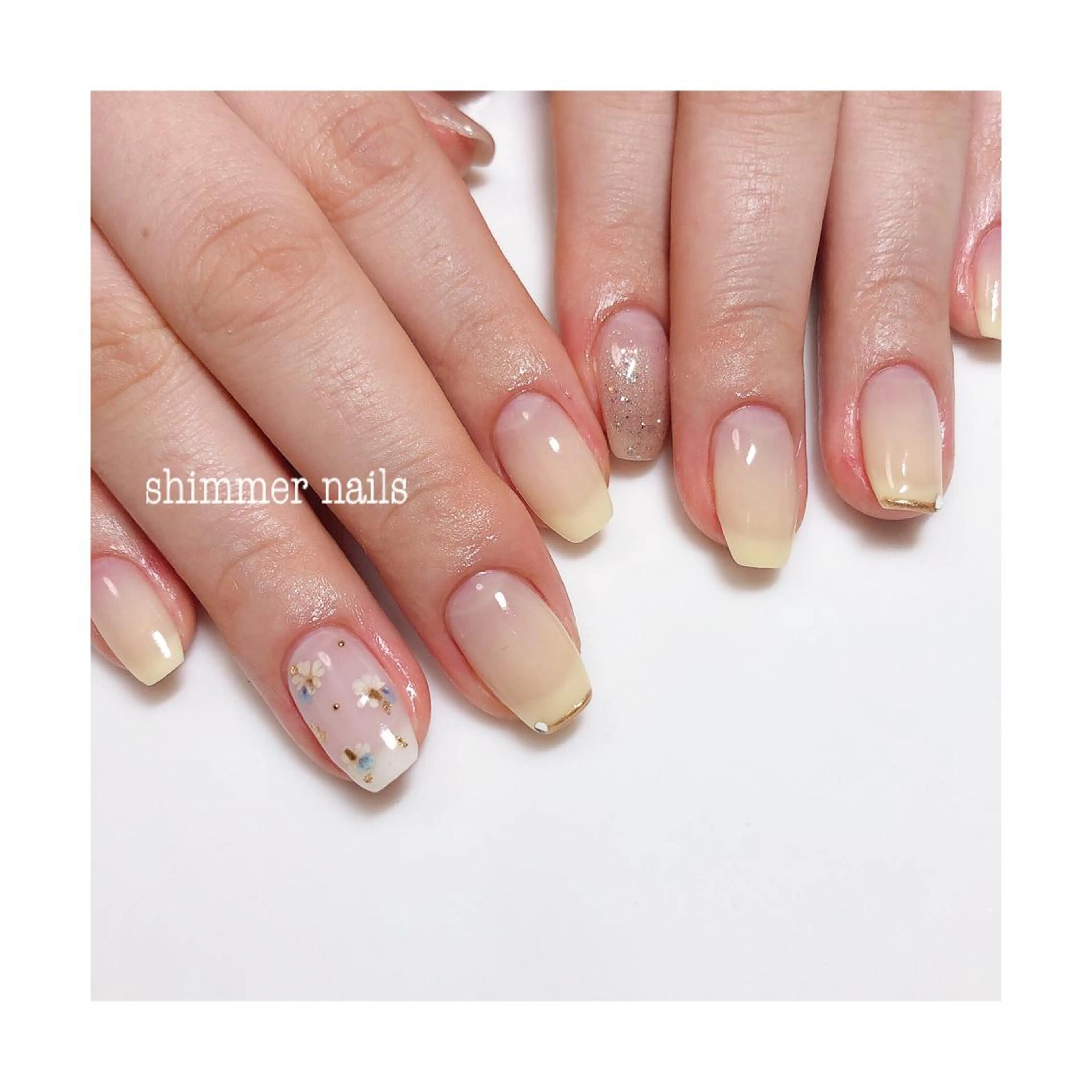 ネイル 黄色 フットネイル shimmer nailsのネイルデザイン